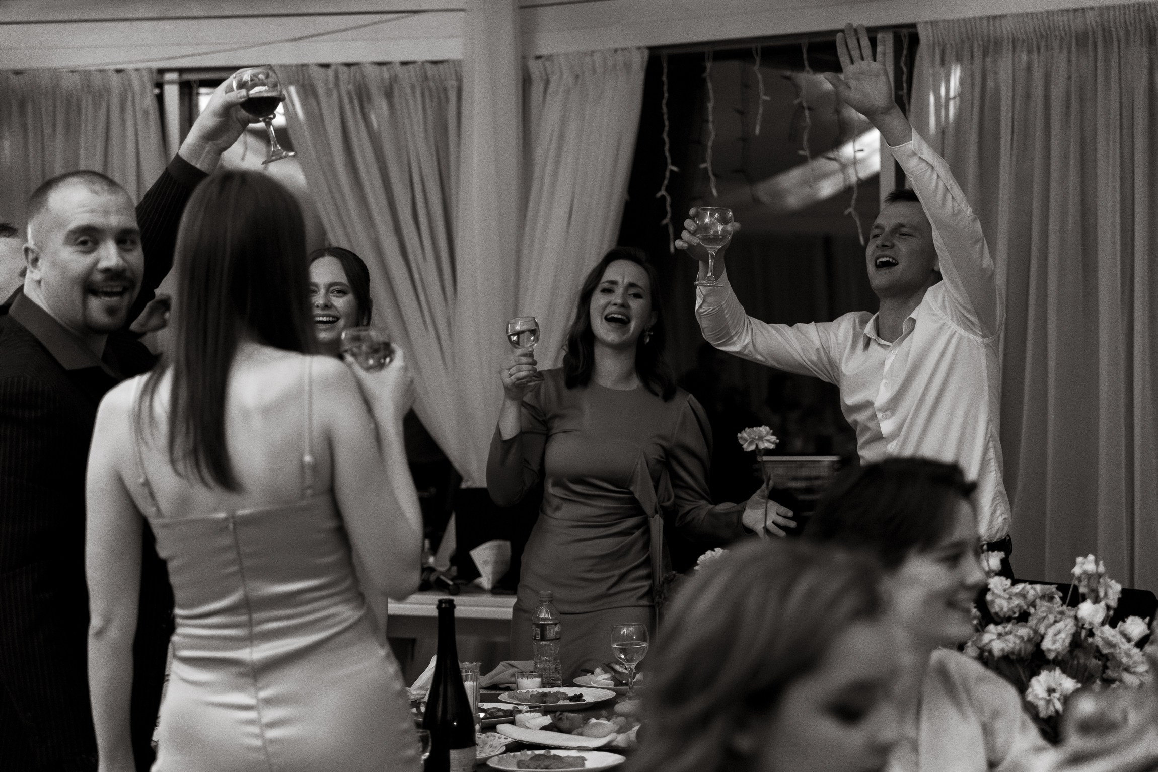 Two people swiped right. Свадебный фотограф Ярославль, Рыбинск