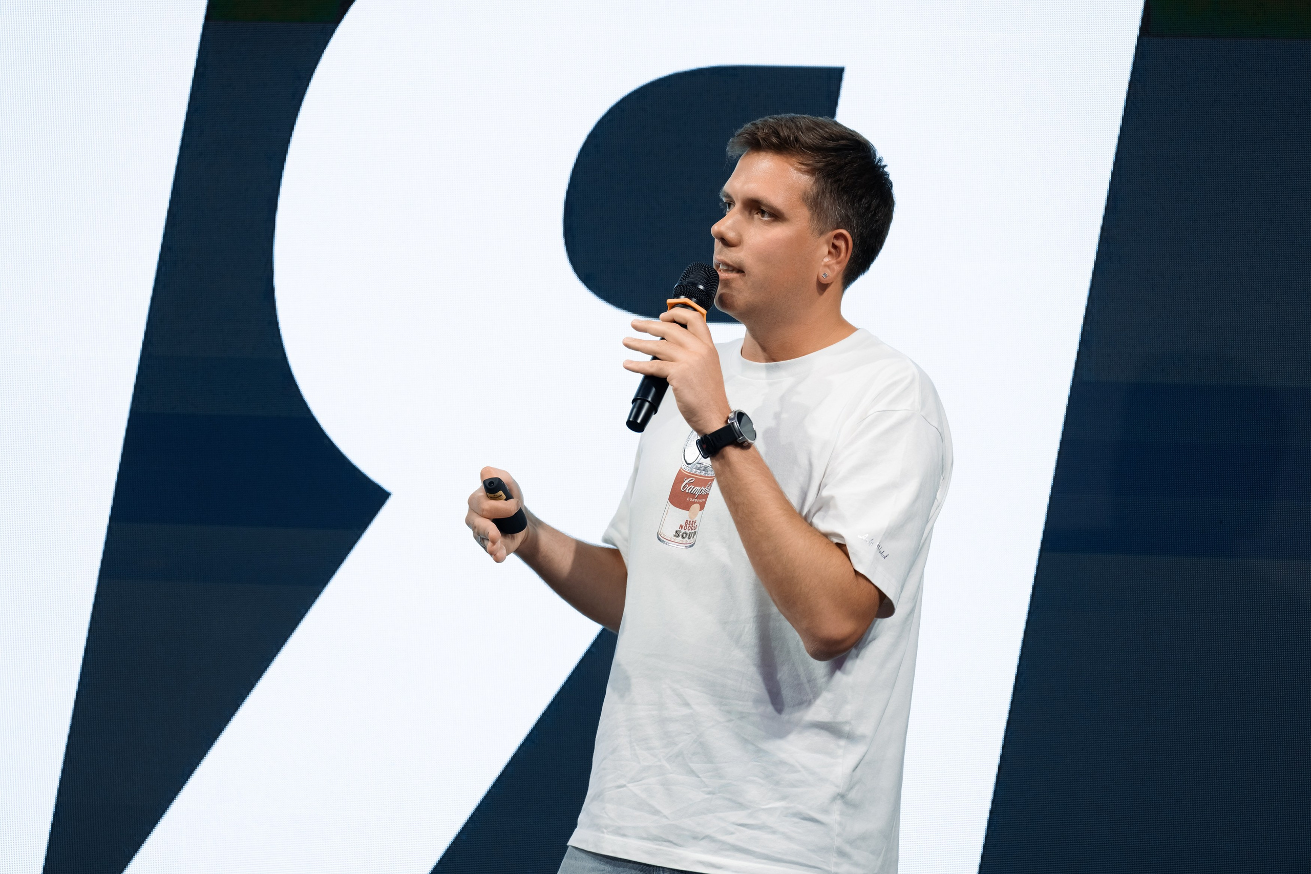 Like Share. Фотограф Дмитрий Алехин. Репортажная съемка мероприятий в Москве