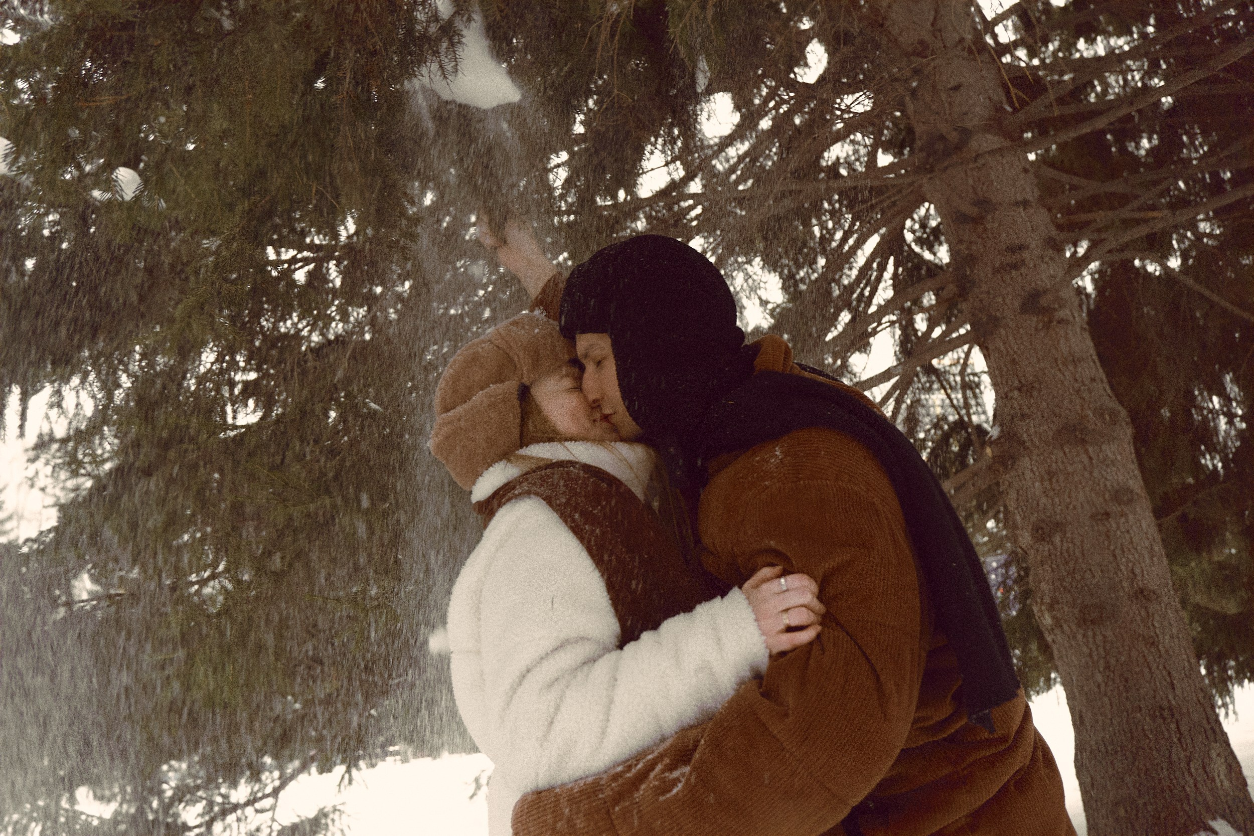 Эля и Никита | домик+улица. Фотограф, рассказывающий истории // Софа Медведева // Екатерибург