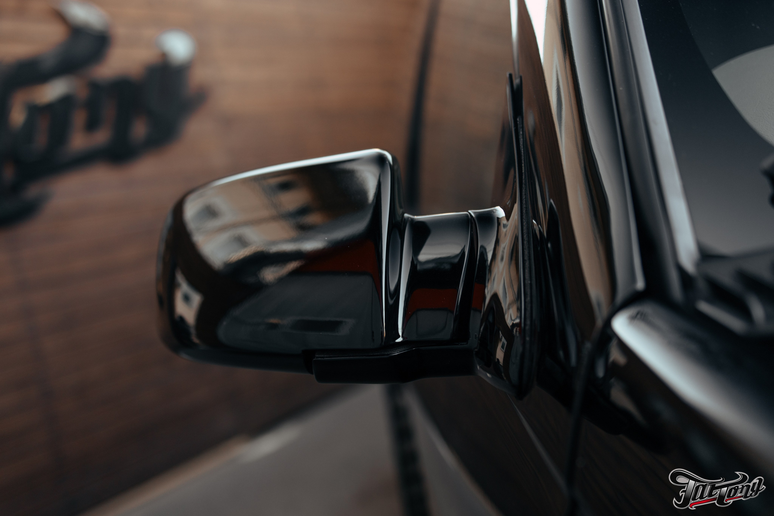 Chevrolet Tahoe I ремонт по кузову и окрас, пошив салона. DeLorein