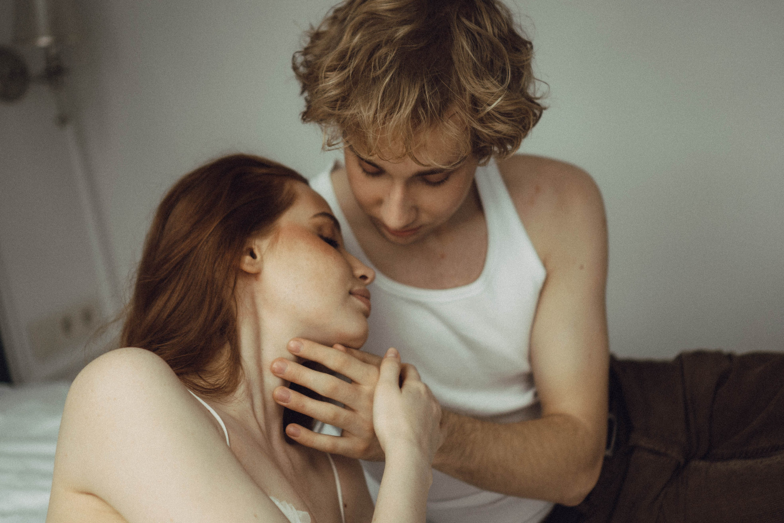 СВАДЕБНАЯ СЬЕМКА В ОТЕЛЕ. СБОРЫ ЖЕНИХА И НЕВЕСТЫ И ТАКЖЕ ТОР И ПОДГОТОВКА К ПРОГУЛКЕ. Профессиональный фотограф, Санкт-Петербург — Виктория Богомолова