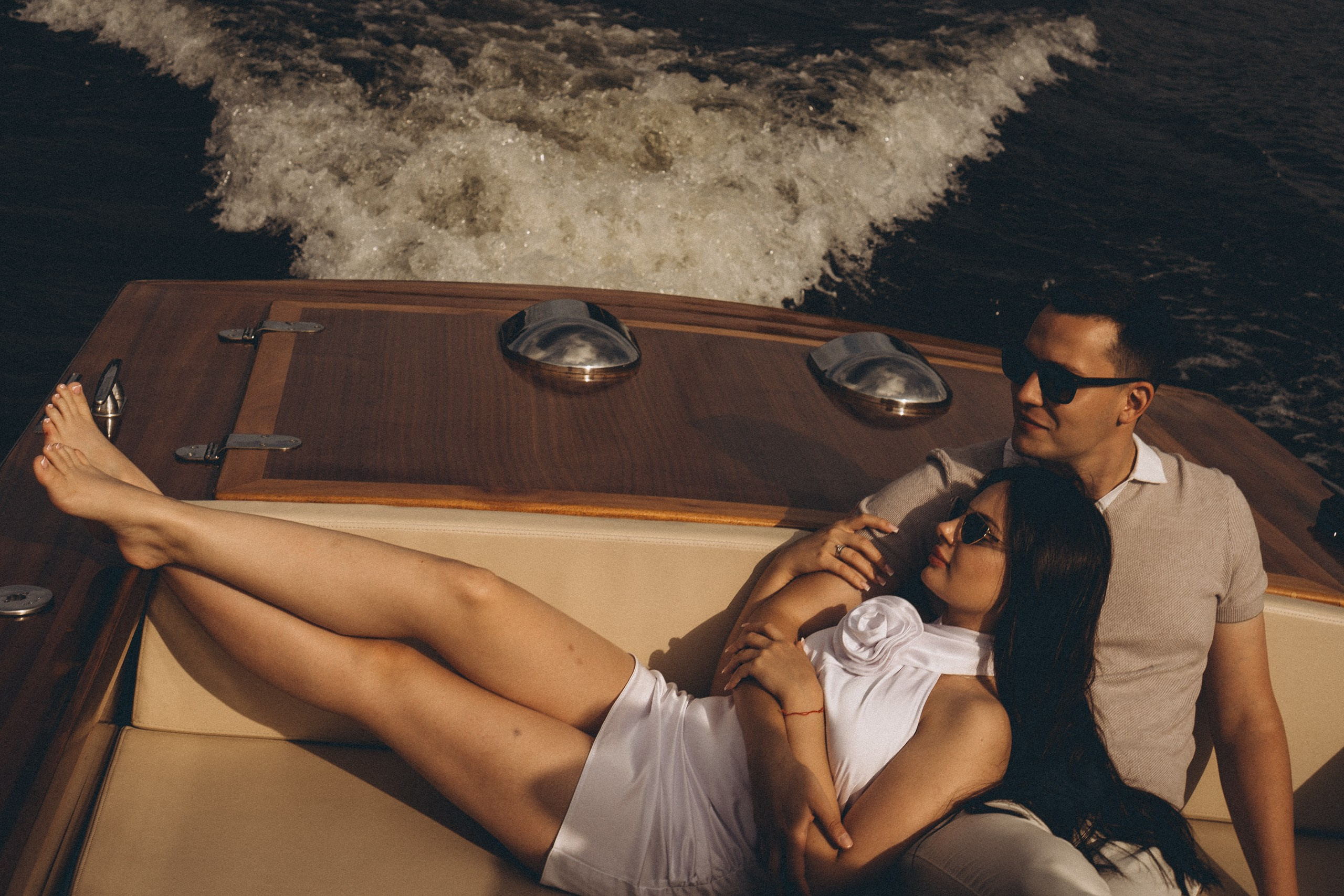 СВАДЕНБНАЯ СЬЕМКА НА КАТЕРЕ ПО КАНАЛАМ САНКТ-ПЕТЕРБУРГА И В АКВАТОРИИ НЕВЫ. Профессиональный фотограф, Санкт-Петербург — Виктория Богомолова