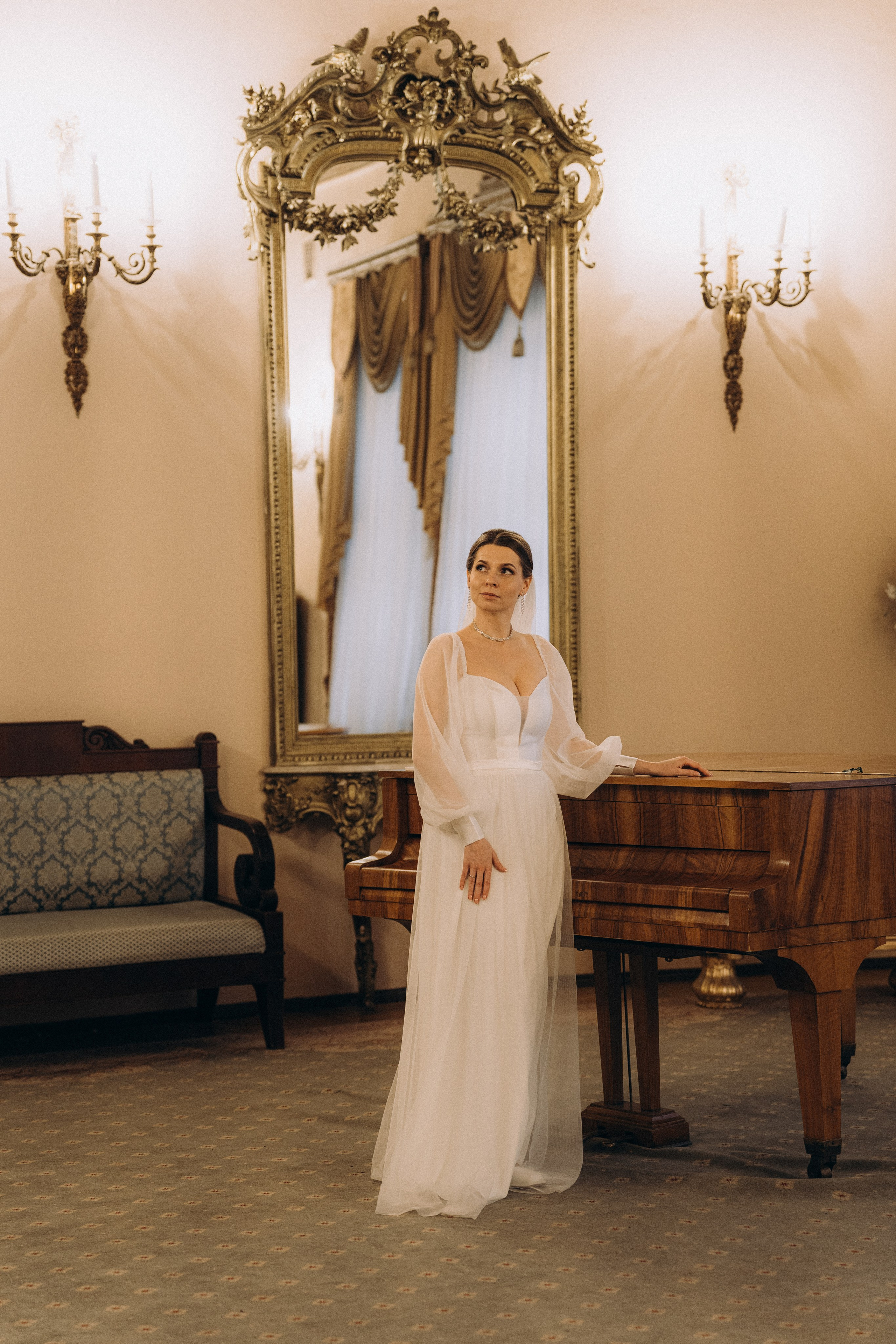 СВАДЕБНАЯ СЬЕМКА ВО ВТОРОМ ДВОРЦЕ (ДЕКАБРЬ) ТАКЖЕ СЬЕМКА В СТУДИИ НА ЧЕРНЫШЕВСКОЙ. Профессиональный фотограф, Санкт-Петербург — Виктория Богомолова