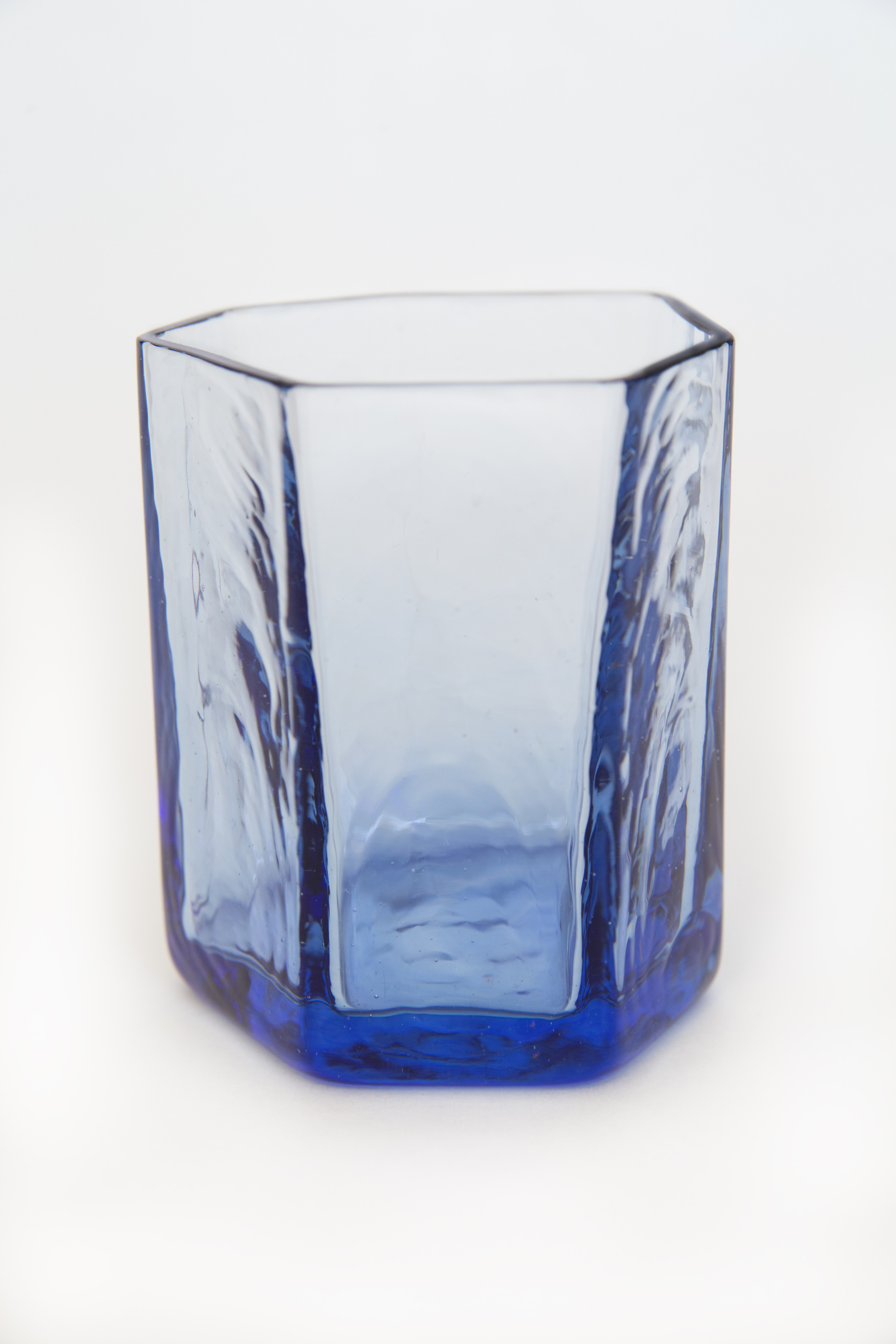 На белом фоне. Мария Пичугина — фотограф в Петергофе — Санкт-Петербурге