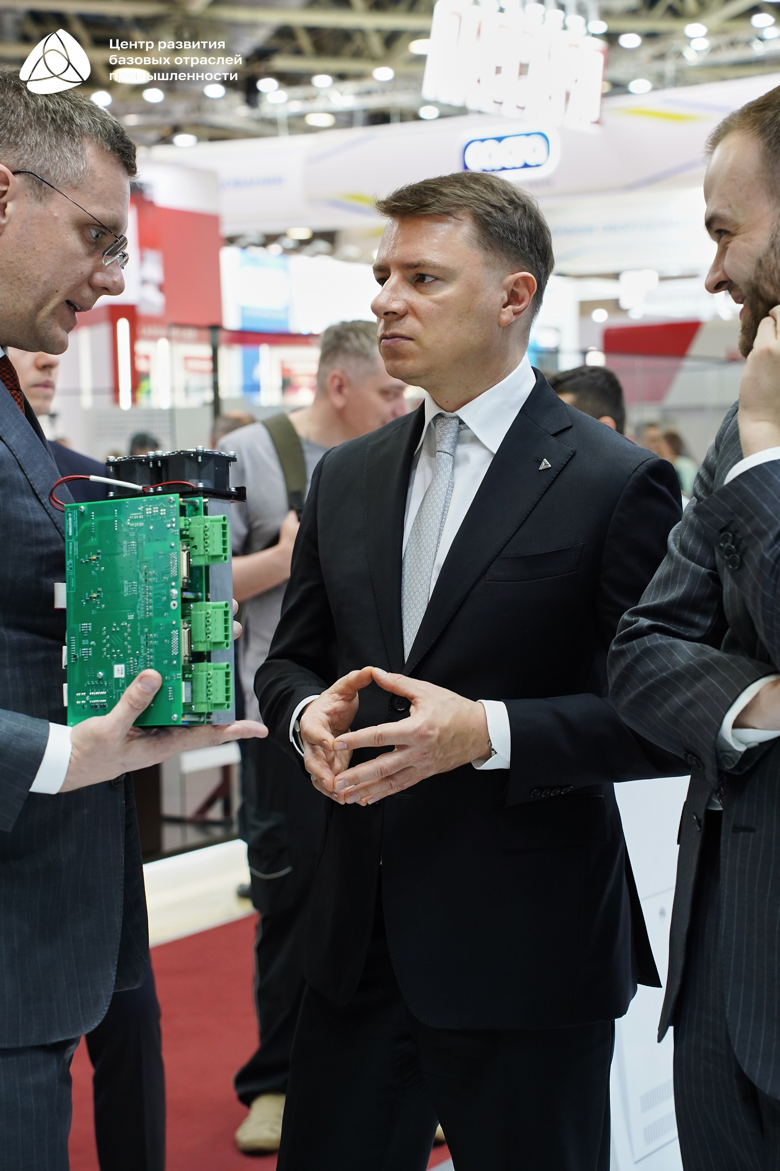 ЭКСПОЦЕНТР Алиханов. Фотограф