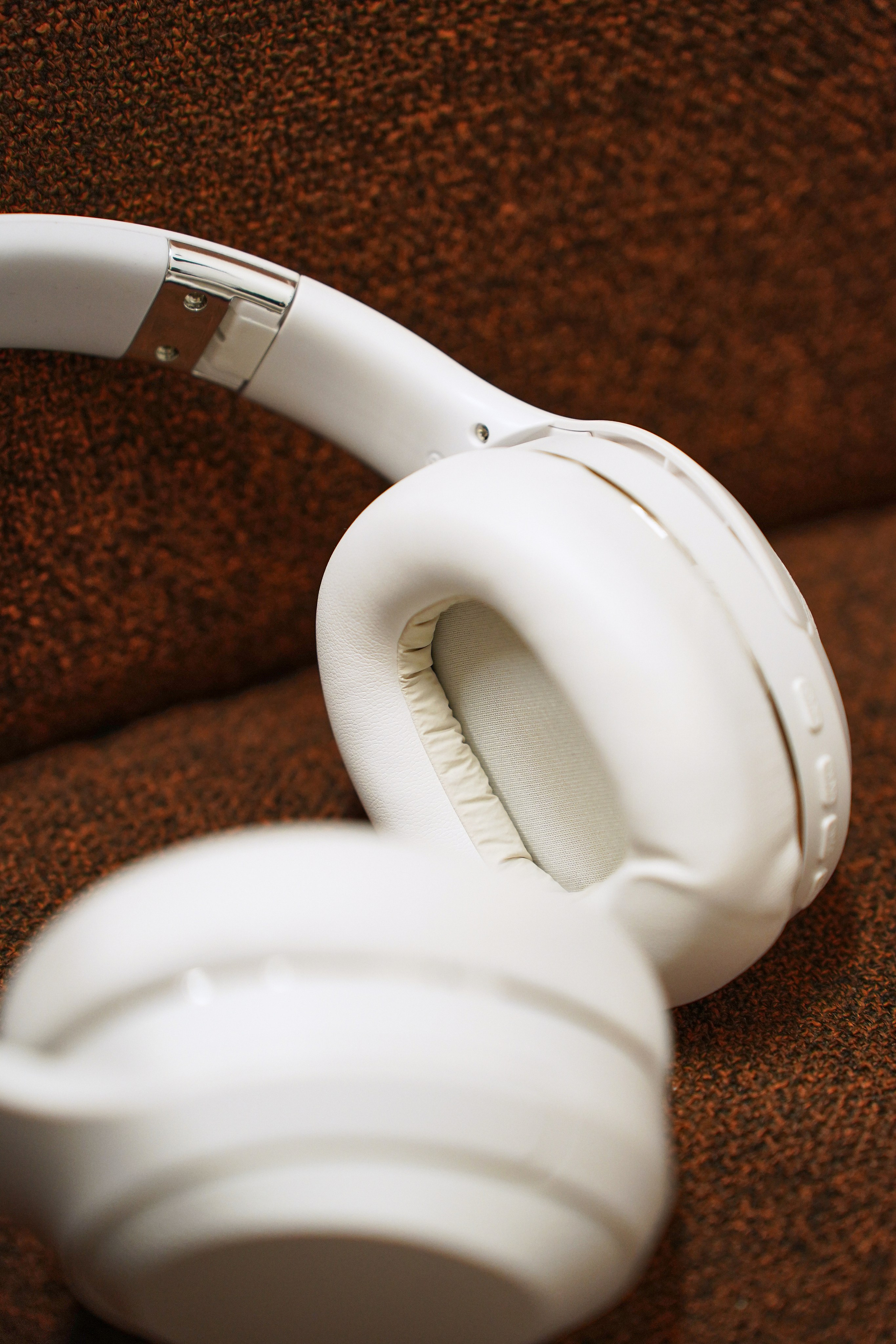 Наушники в интерьере. Фотограф