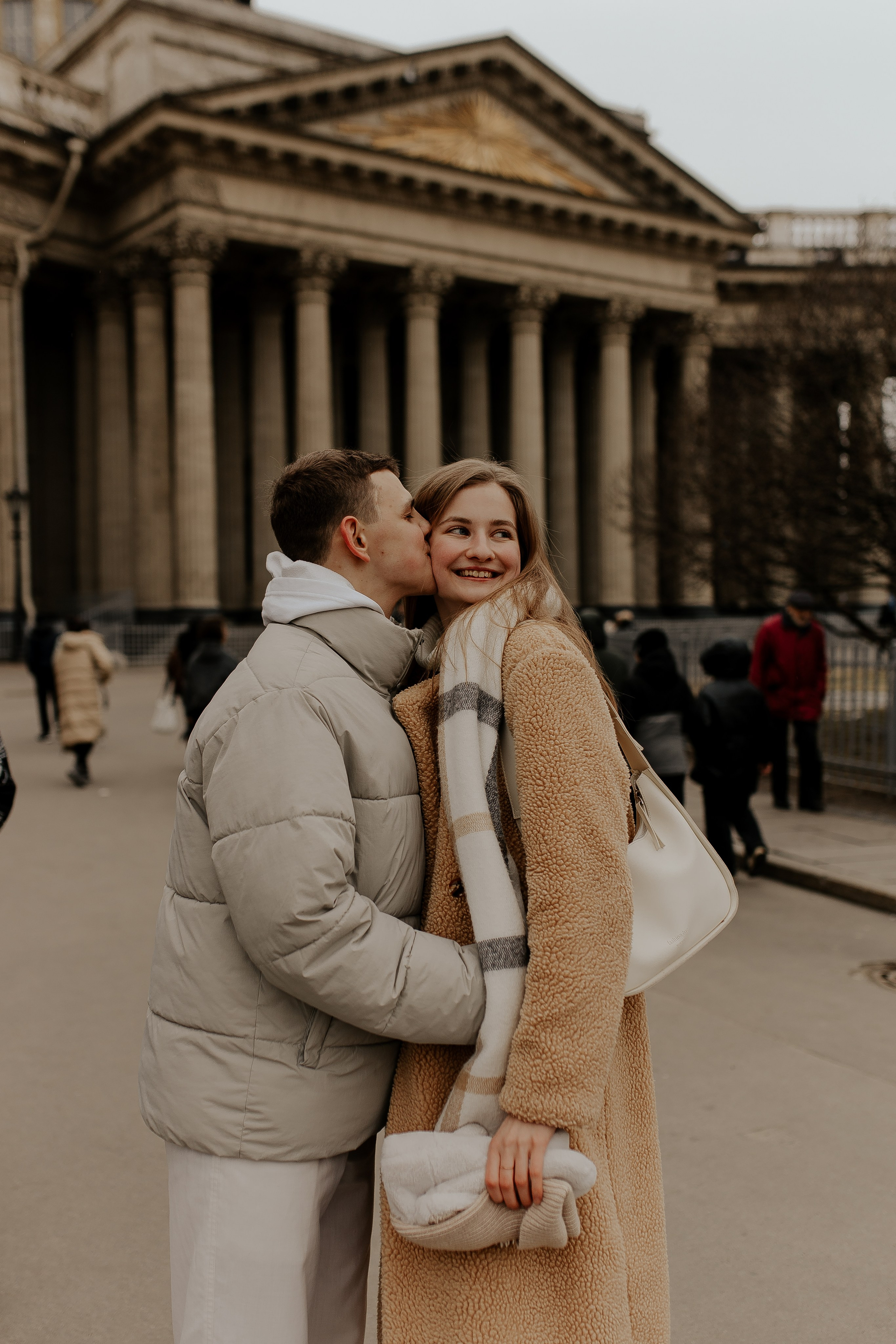 Лавстори у Казанского собора. Фотограф в Санкт-Петербурге Лиза Семченкова