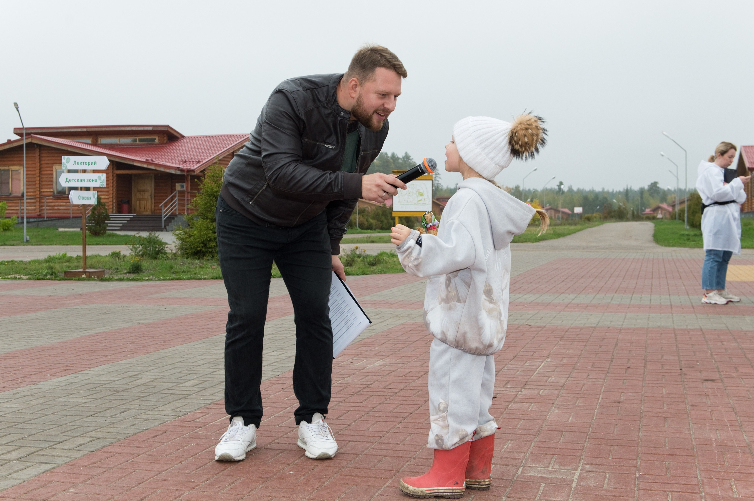 Посадка деревьев в рамках акции Зарубежнефть. Репортажный фотограф и видеограф Слава Думчев. Тимбилдинги, отчетники, корпоративы