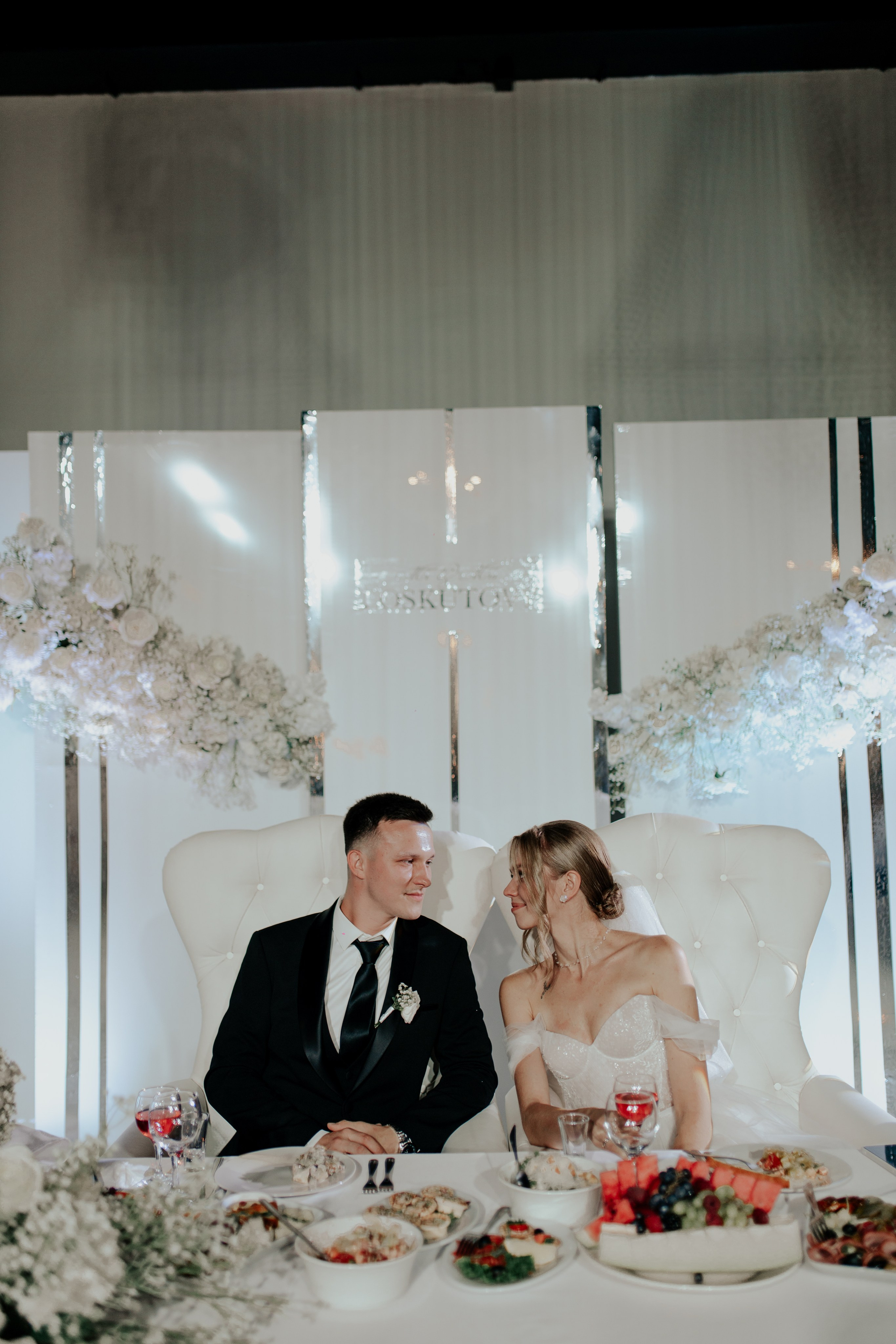 Свадебный банкет в Санкт-Петербурге — Трогательная фотосессия с родными и лавстори. Фотограф в Санкт-Петербурге Лиза Семченкова