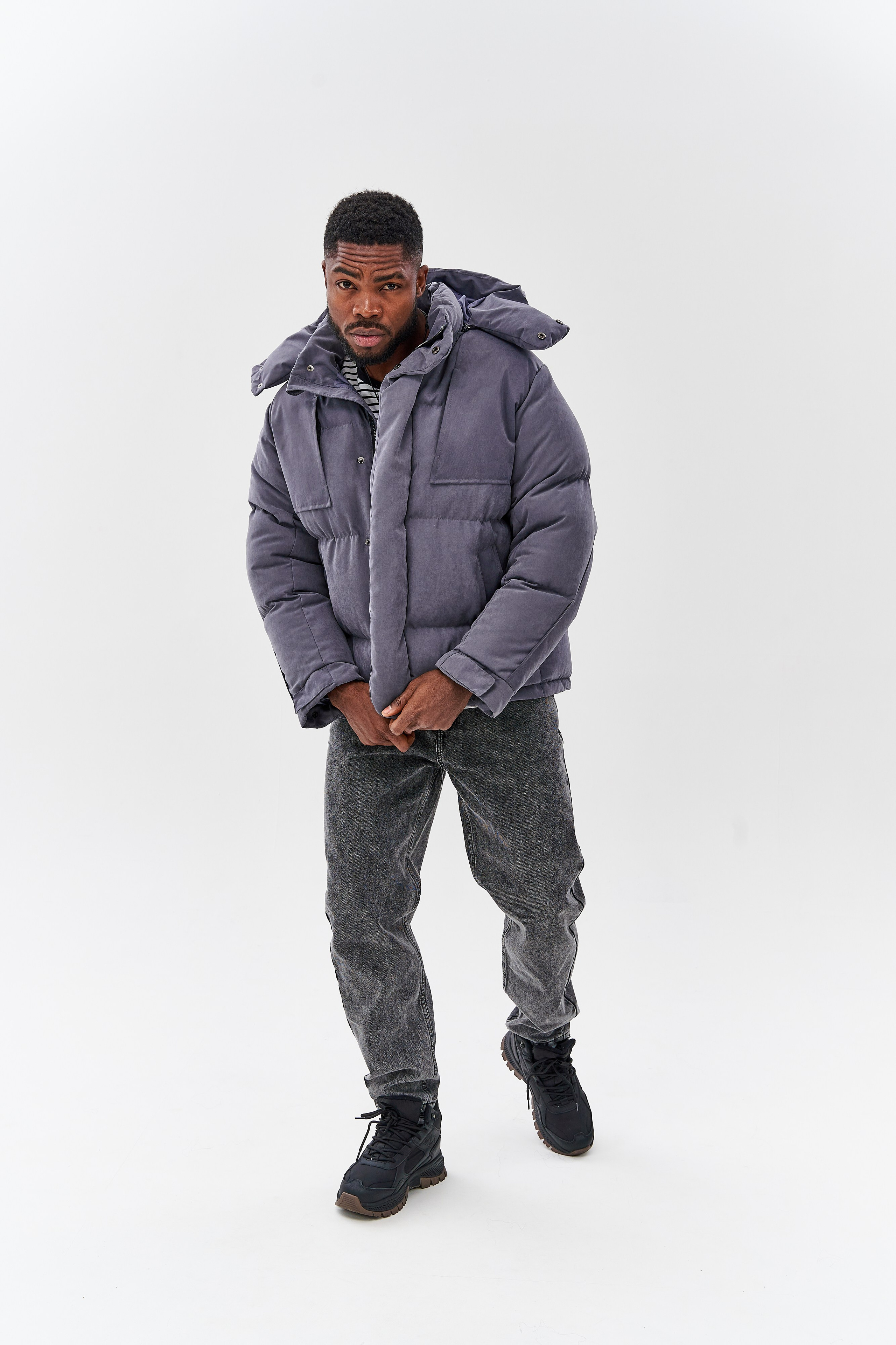 Мужская куртка. Фотограф для маркетплейсов в Москве