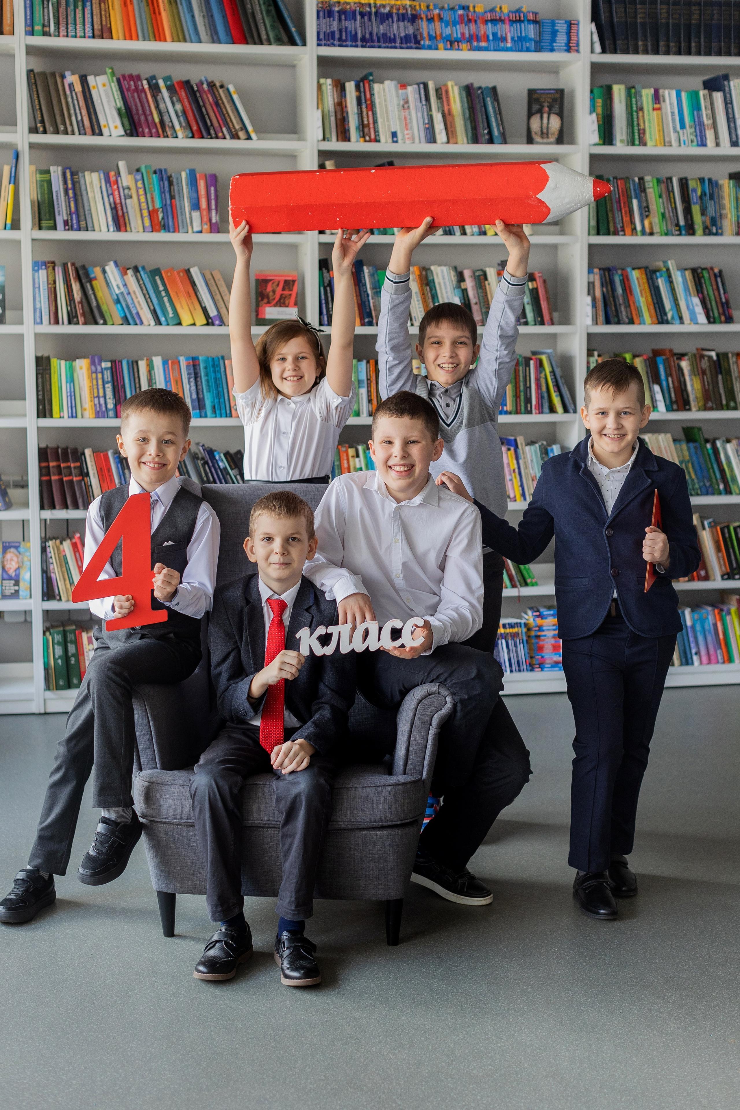 Съемка в библиотеке для выпускного альбома. Выпускные альбомы в Зеленограде и Москве