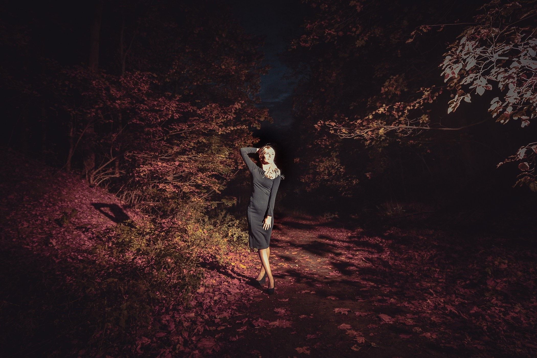 индивидуальная фотосессия ночью  на природе от хорошего фотографа в Москве 