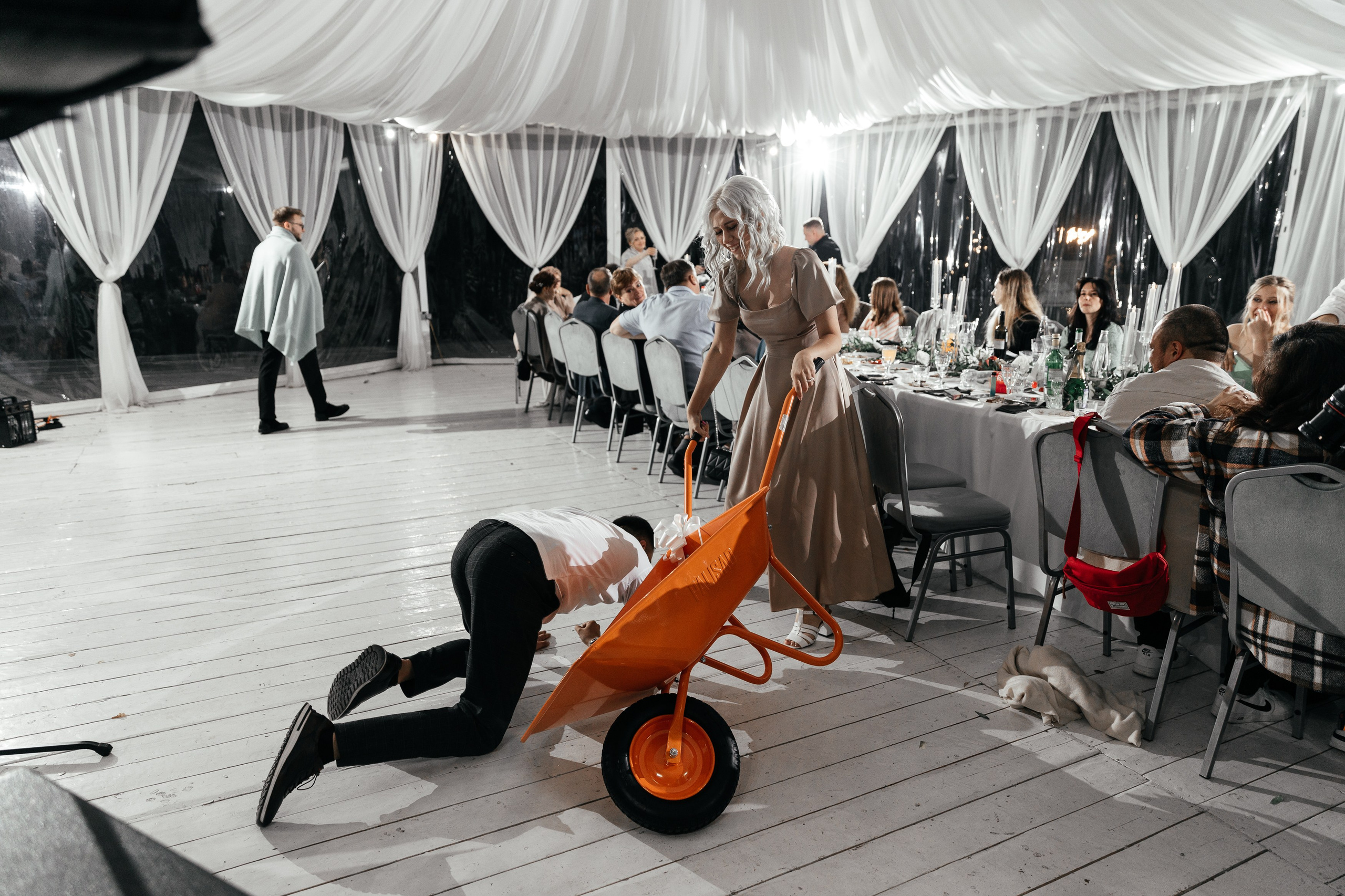 Свадебный фотограф Уфа — Руслан ГабдлисламовЖивые эмоции, красивые кадры, воспоминания на всю жизнь.Работаю по всей Республике Башкортоста. Свадебный фотограф Уфа Руслан Габдлисламов