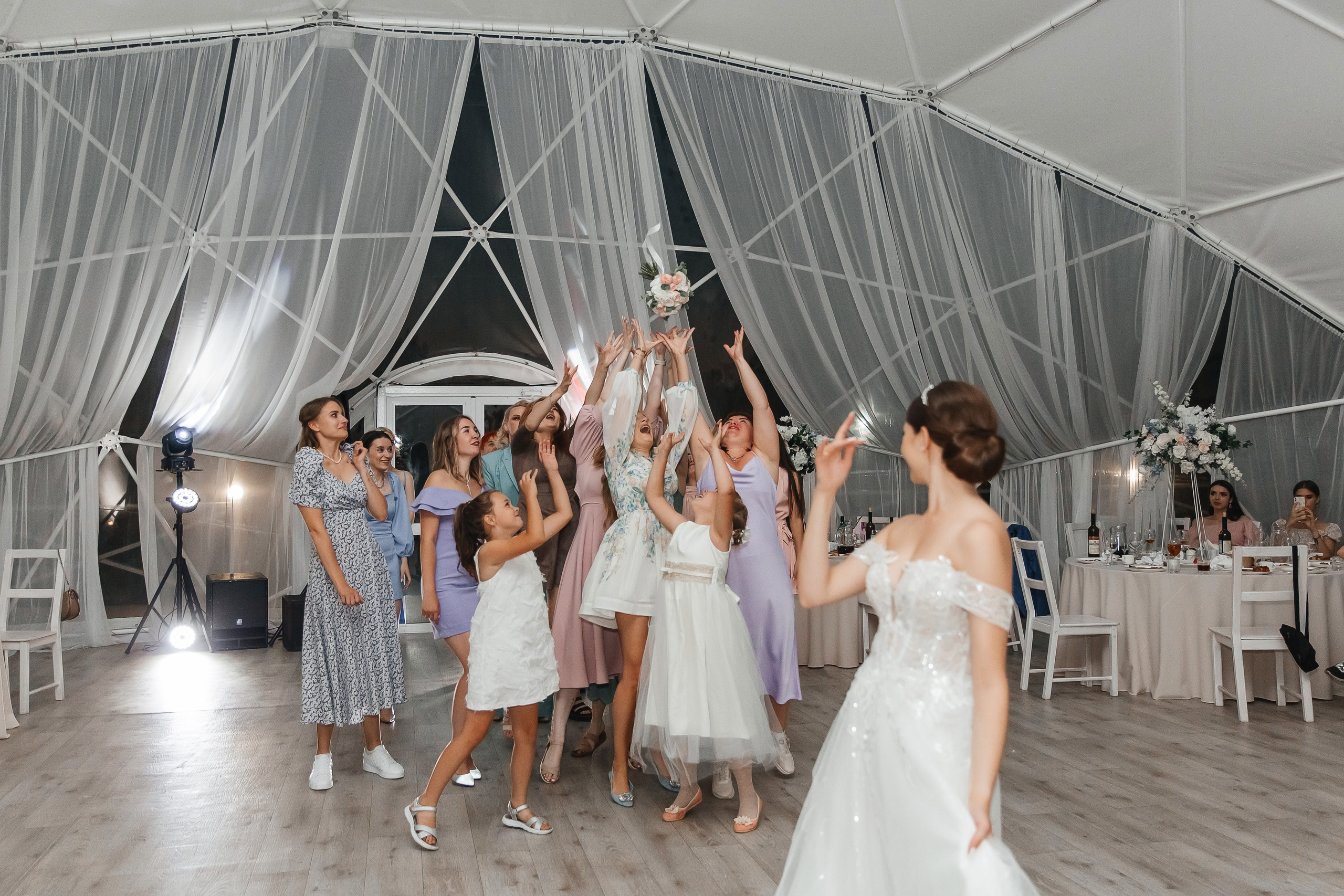 Свадьба в клевер парк. Свадебный фотограф Ярославль Ирина Волоцкая