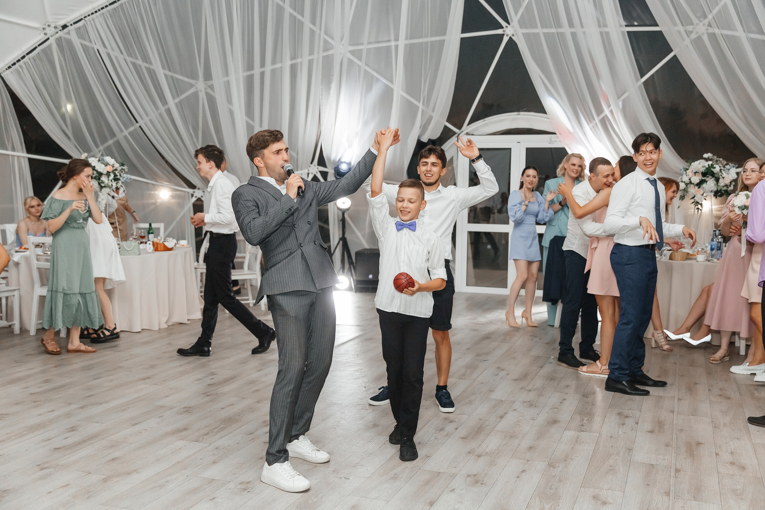 Свадьба в клевер парк. Свадебный фотограф Ярославль Ирина Волоцкая