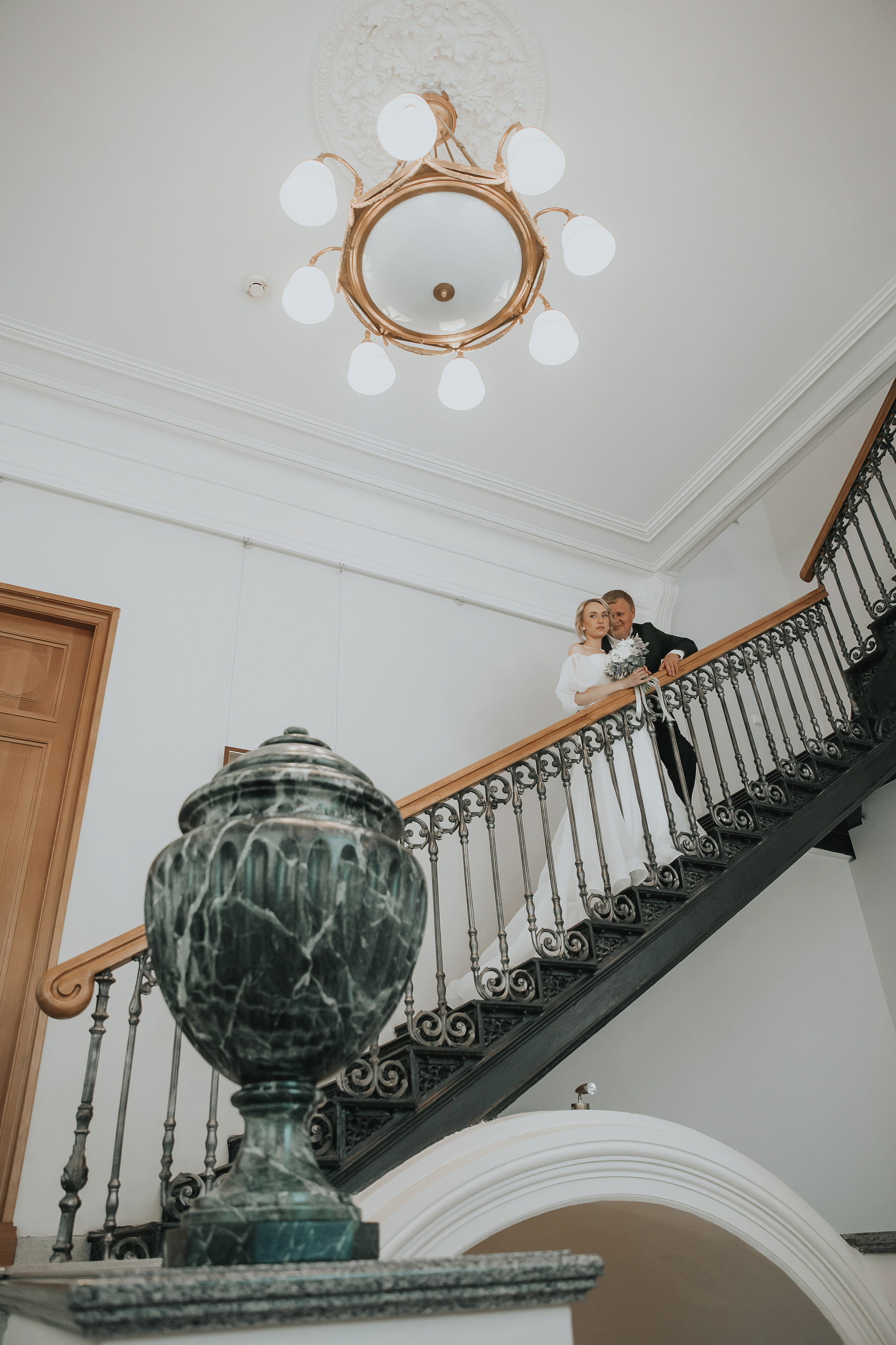 Свадебная фотосессия в галлерее. Свадебный фотограф Ярославль Ирина Волоцкая