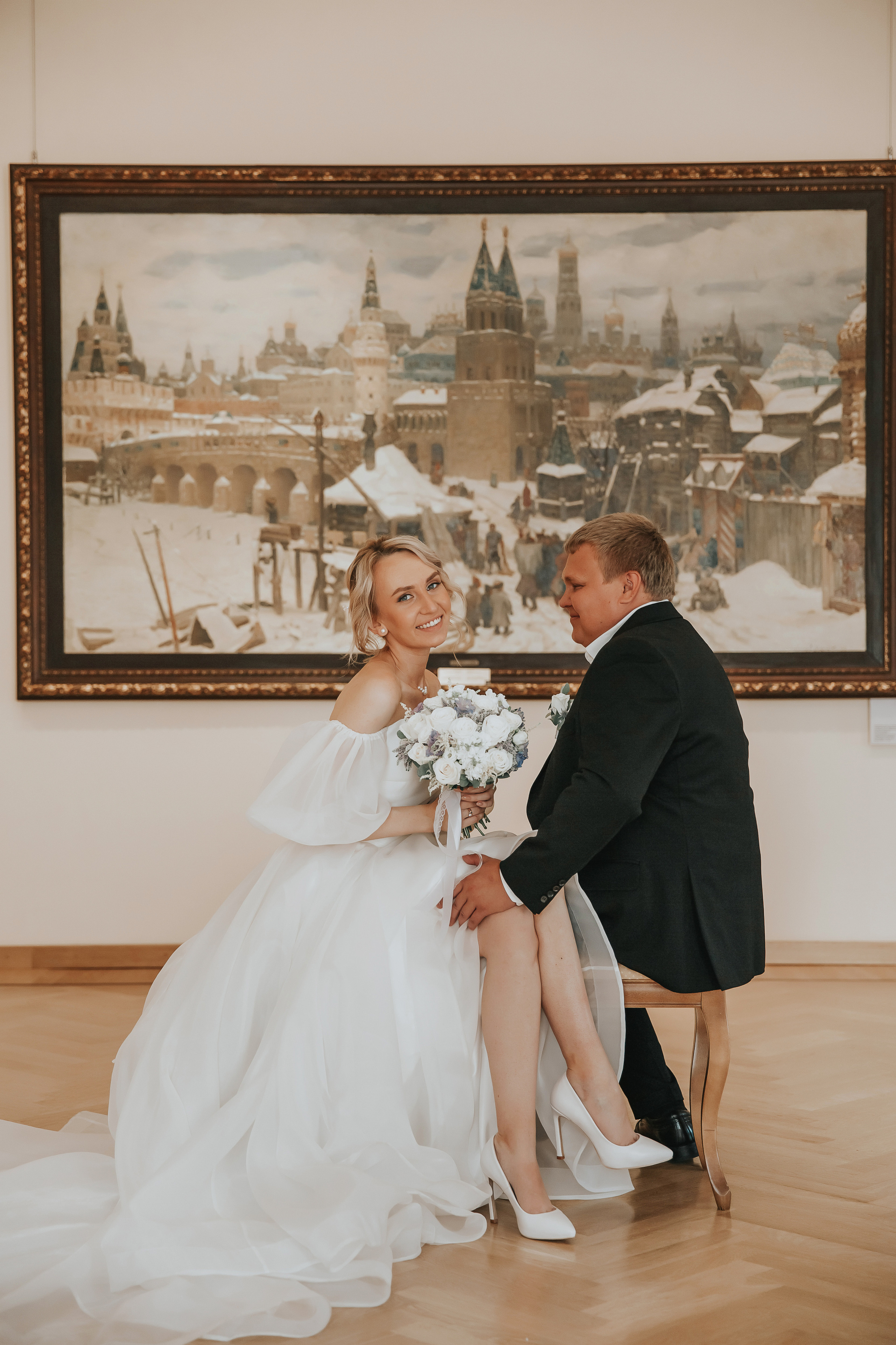 Свадебная фотосессия в галлерее. Свадебный фотограф Ярославль Ирина Волоцкая