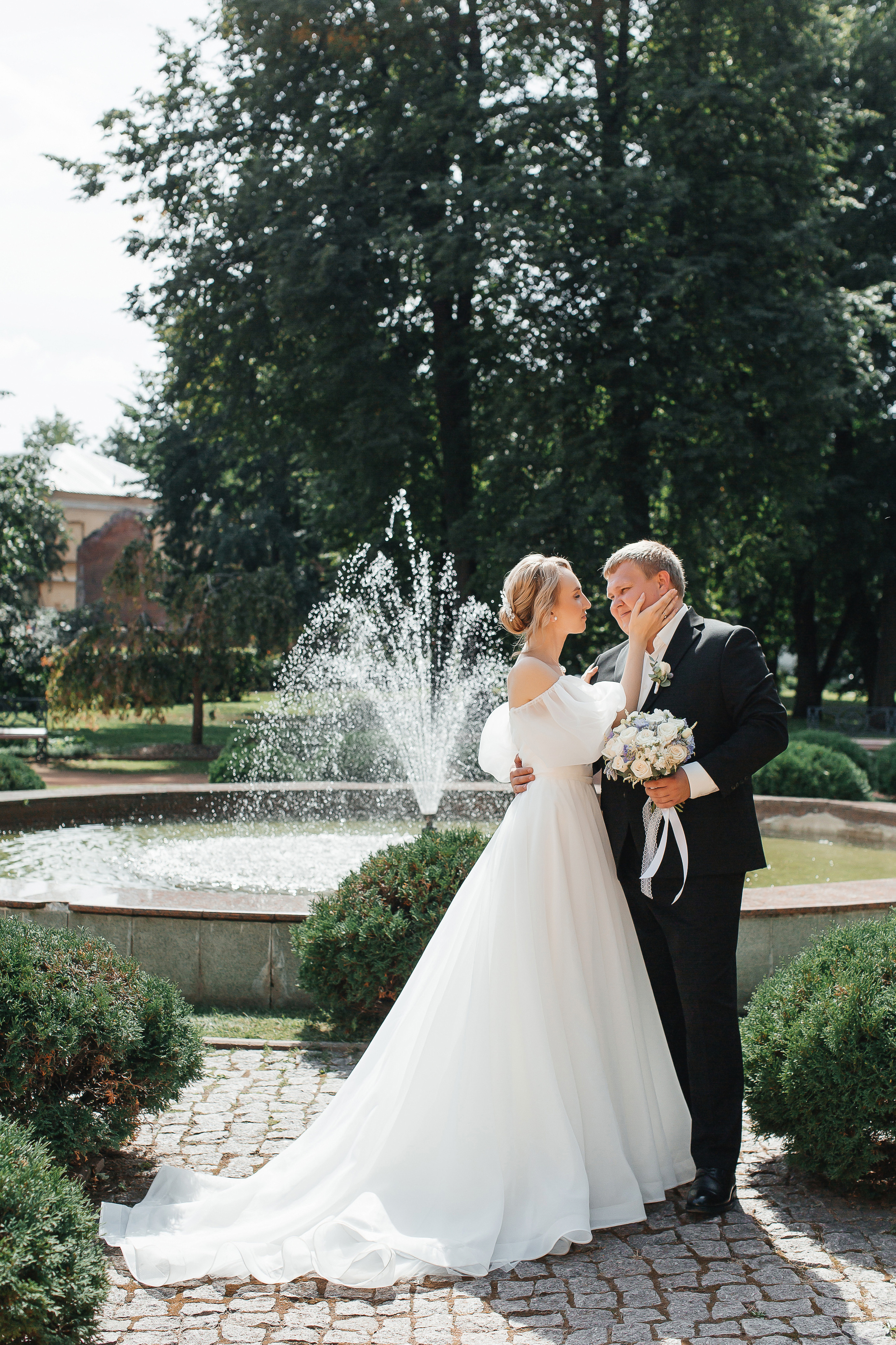 Свадебная фотосессия в галлерее. Свадебный фотограф Ярославль Ирина Волоцкая