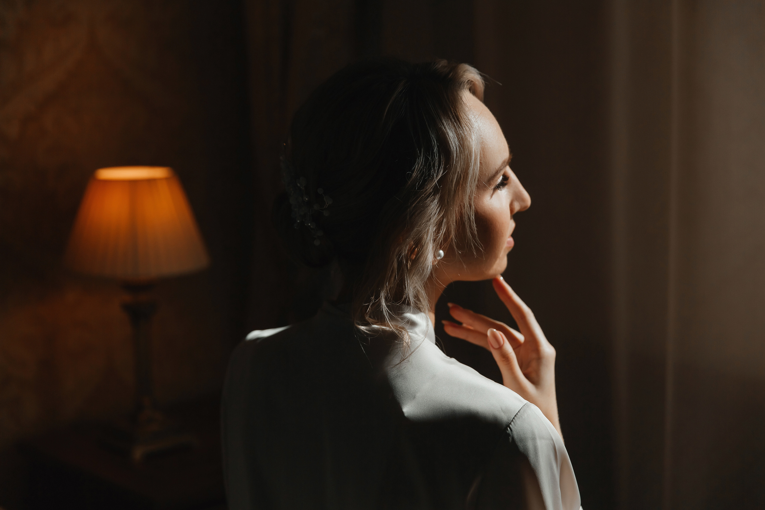 Свадебная фотосессия в галлерее. Свадебный фотограф Ярославль Ирина Волоцкая