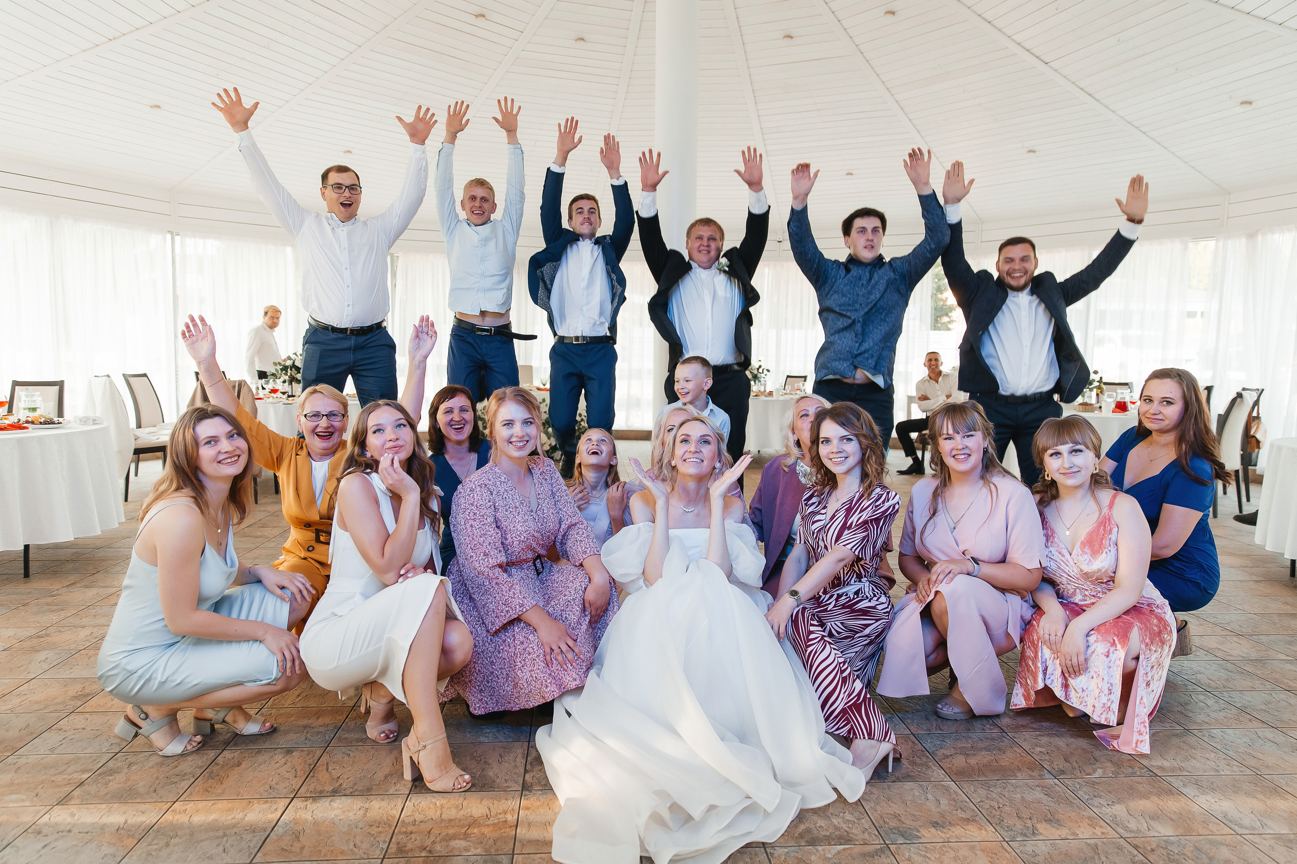 Свадебная фотосессия в галлерее. Свадебный фотограф Ярославль Ирина Волоцкая