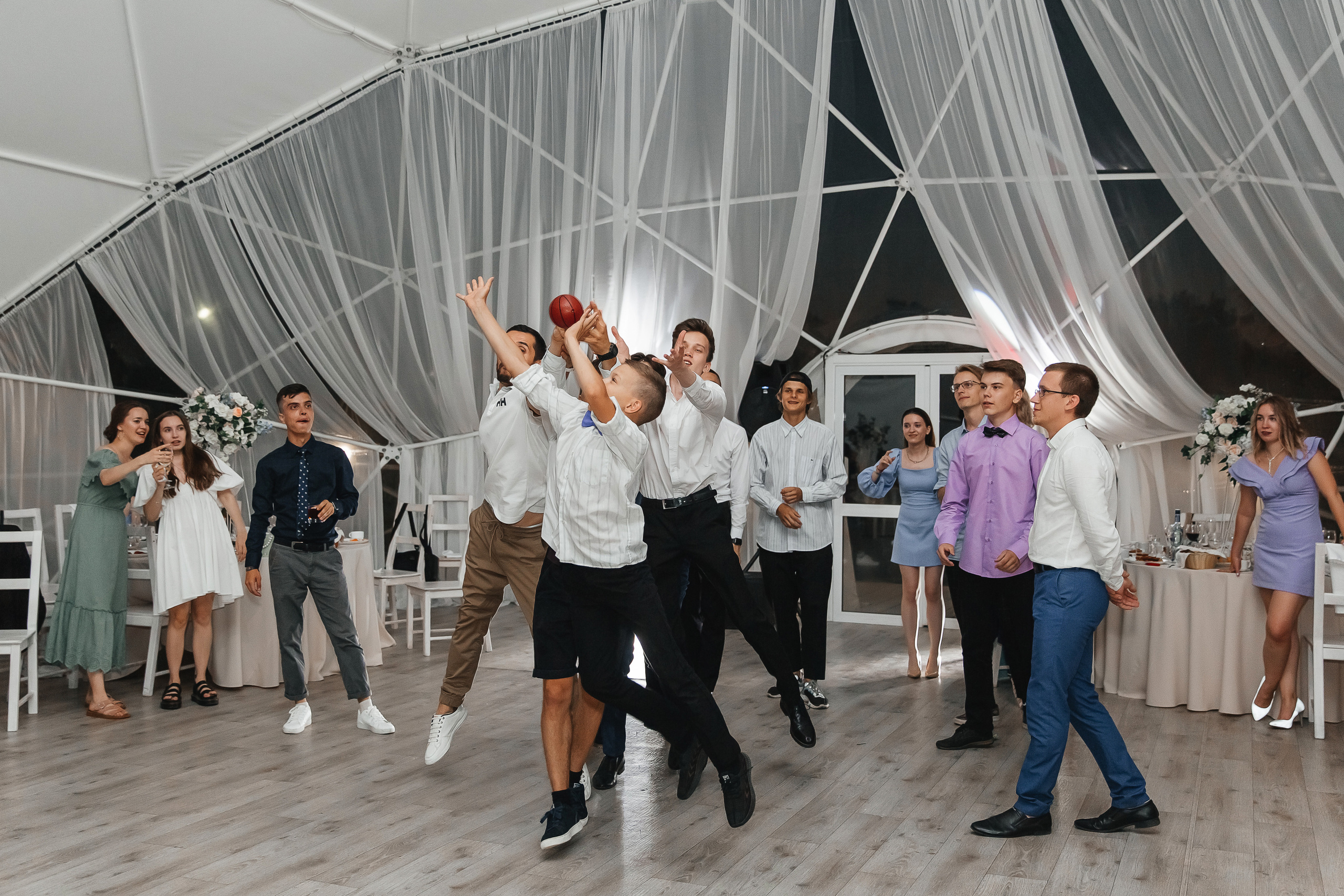 Свадьба в клевер парк. Свадебный фотограф Ярославль Ирина Волоцкая