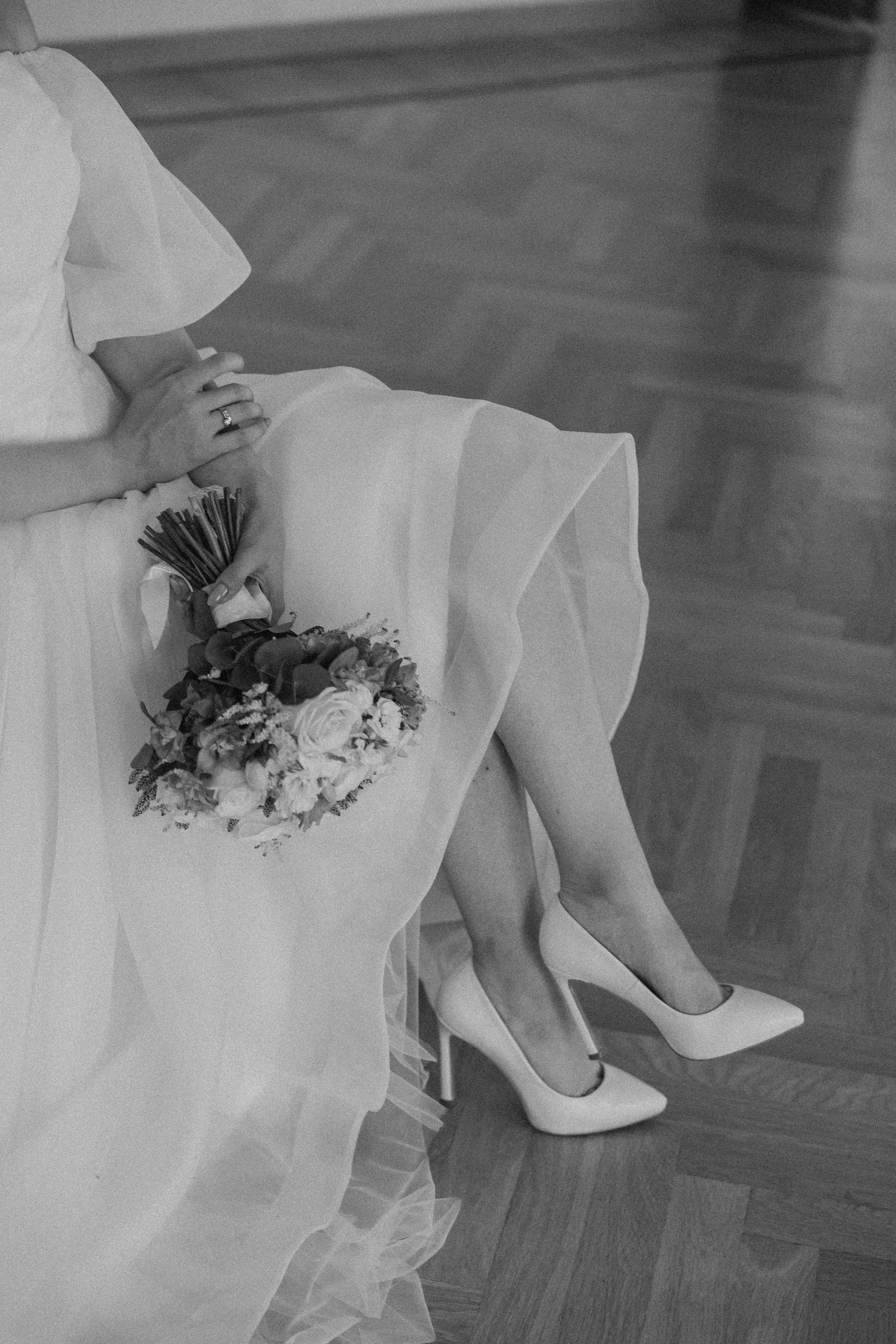 Свадебная фотосессия в галлерее. Свадебный фотограф Ярославль Ирина Волоцкая