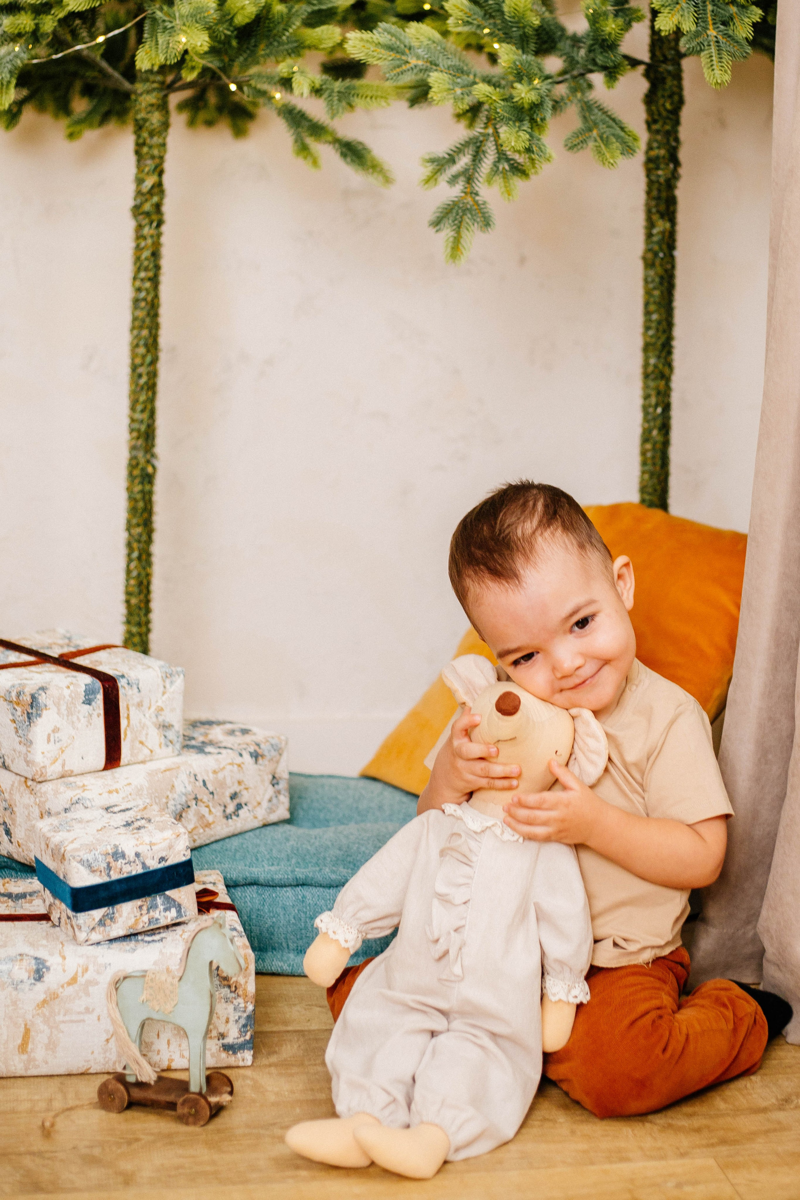 Лев с семьей. Рыжова Тамара