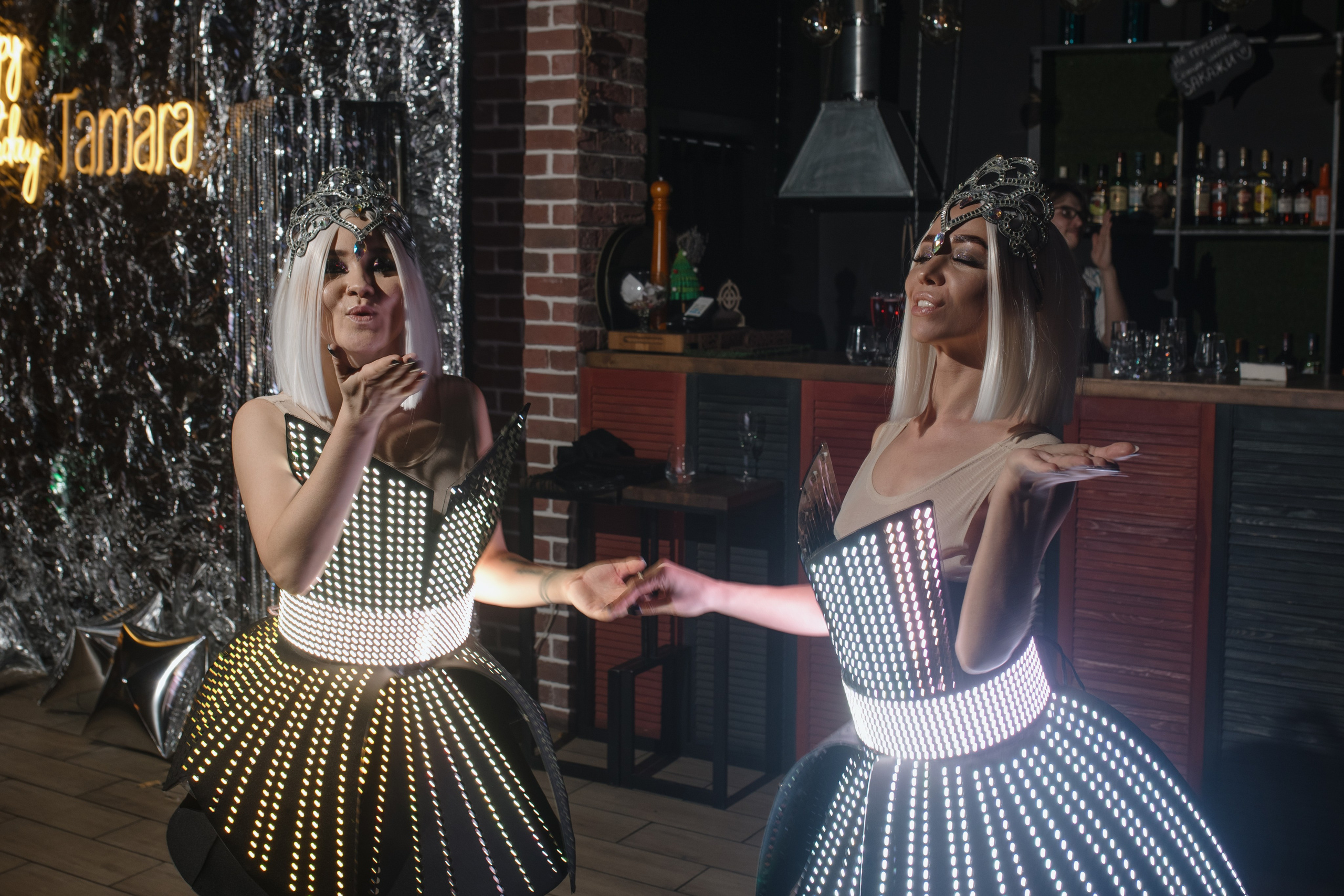 День рождения Томы — Let`s Talk Bar. Свадебный фотограф Екатеринбург/Челябинск — Любовь Волохова