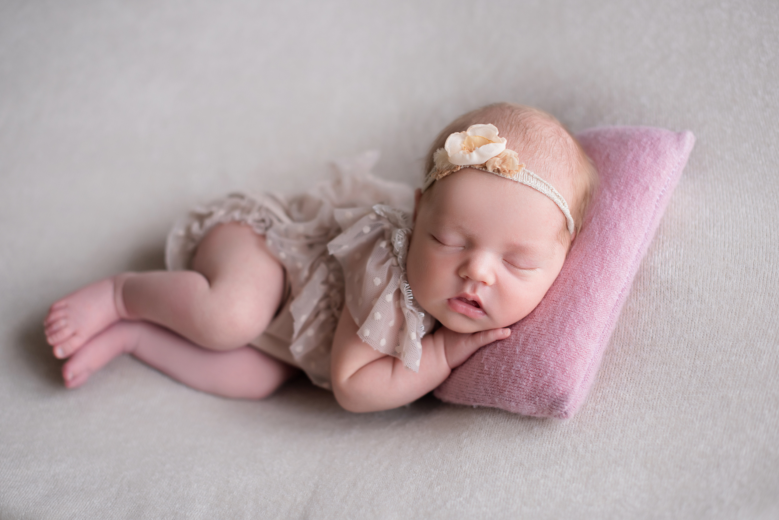Дарья, 12 дней. Детский и семейный фотограф в Красноярске. Фотосессии новорожденных малышей до 1 месяца