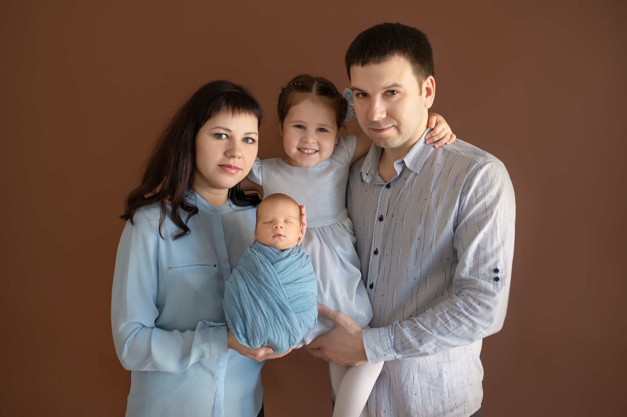 Первая нежная фотосессия малыша Леонида. Детский и семейный фотограф в Красноярске. Фотосессии новорожденных малышей до 1 месяца