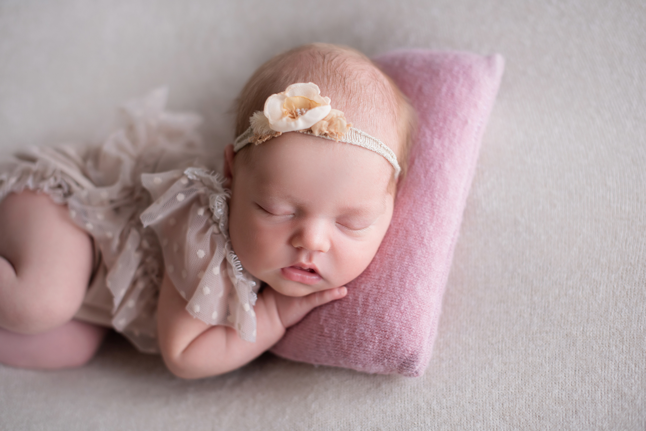 Дарья, 12 дней. Детский и семейный фотограф в Красноярске. Фотосессии новорожденных малышей до 1 месяца
