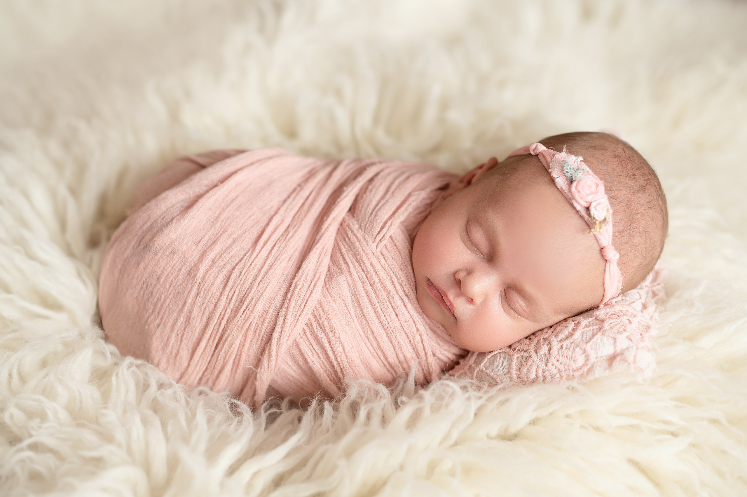 Полина, 14 дней. Детский и семейный фотограф в Красноярске. Фотосессии новорожденных малышей до 1 месяца