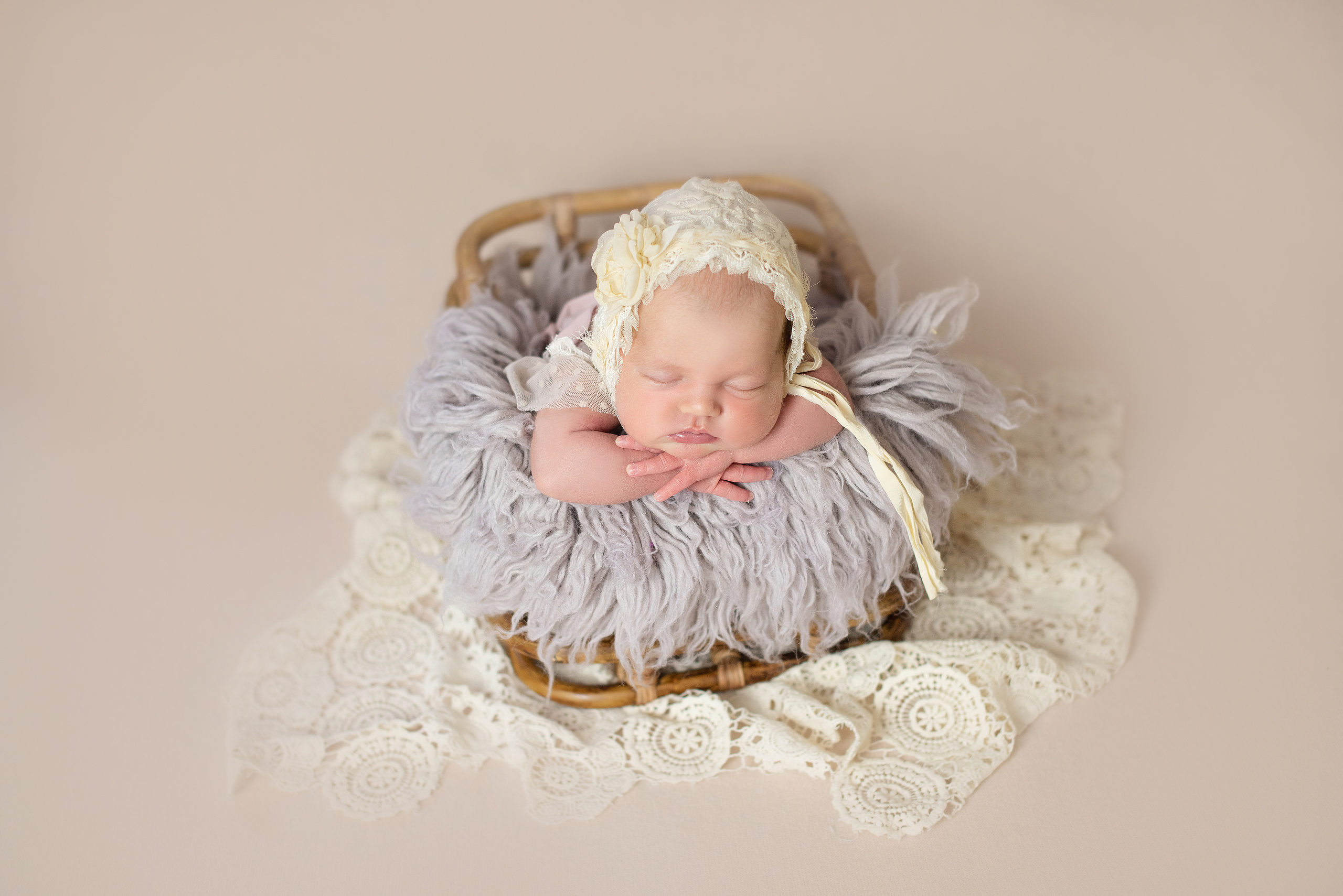 Дарья, 12 дней. Детский и семейный фотограф в Красноярске. Фотосессии новорожденных малышей до 1 месяца