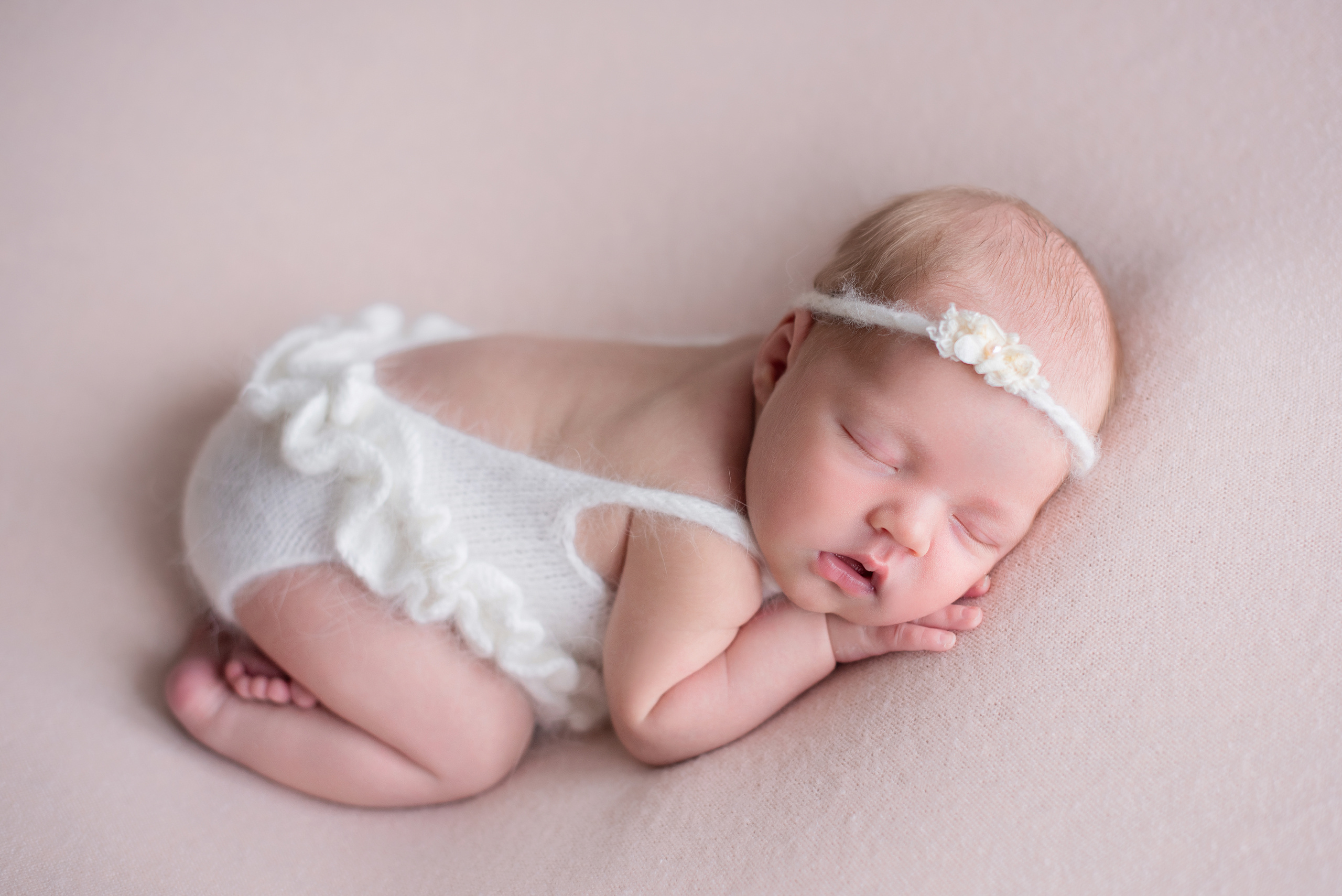 Дарья, 12 дней. Детский и семейный фотограф в Красноярске. Фотосессии новорожденных малышей до 1 месяца