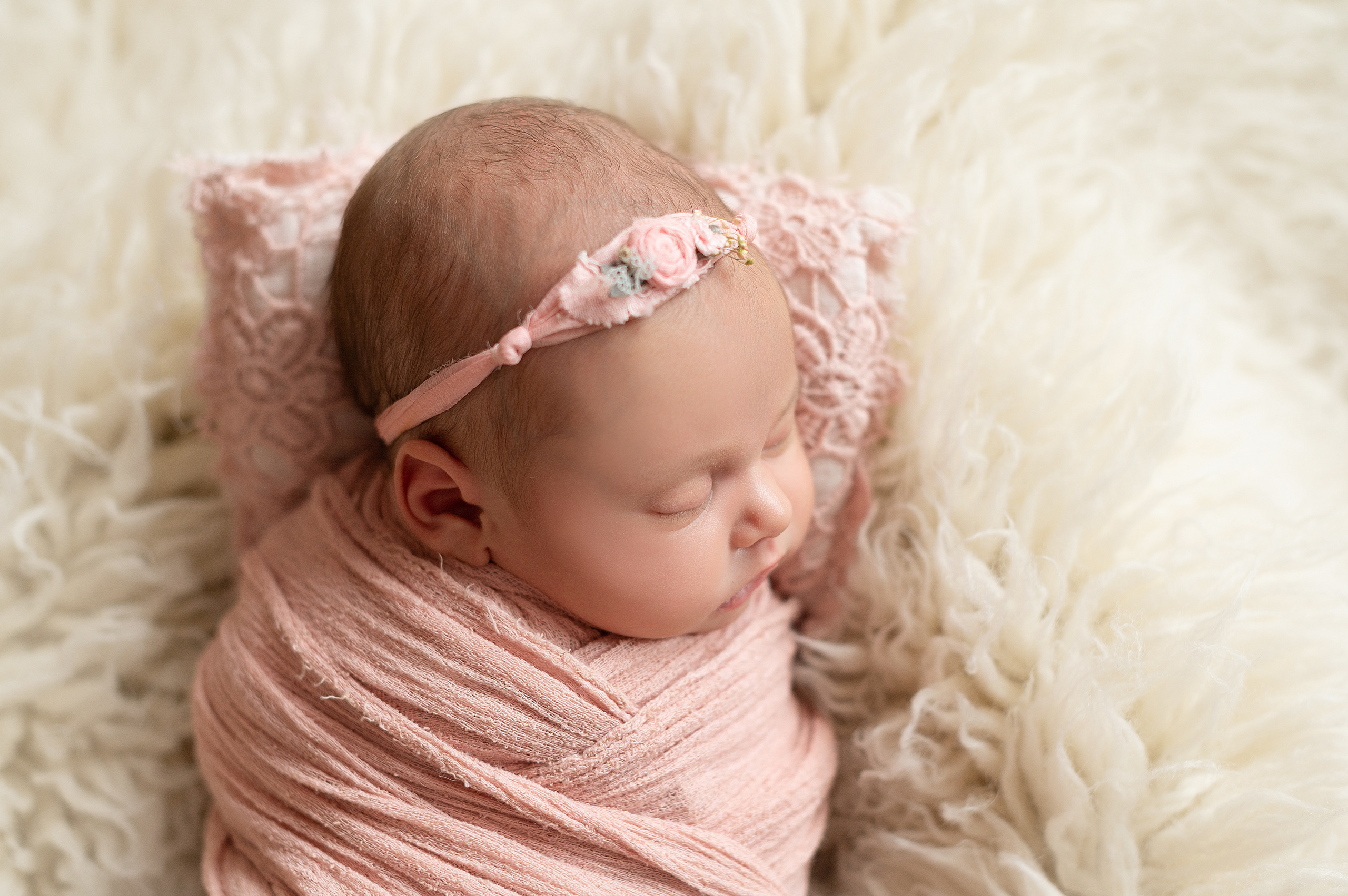 Полина, 14 дней. Детский и семейный фотограф в Красноярске. Фотосессии новорожденных малышей до 1 месяца