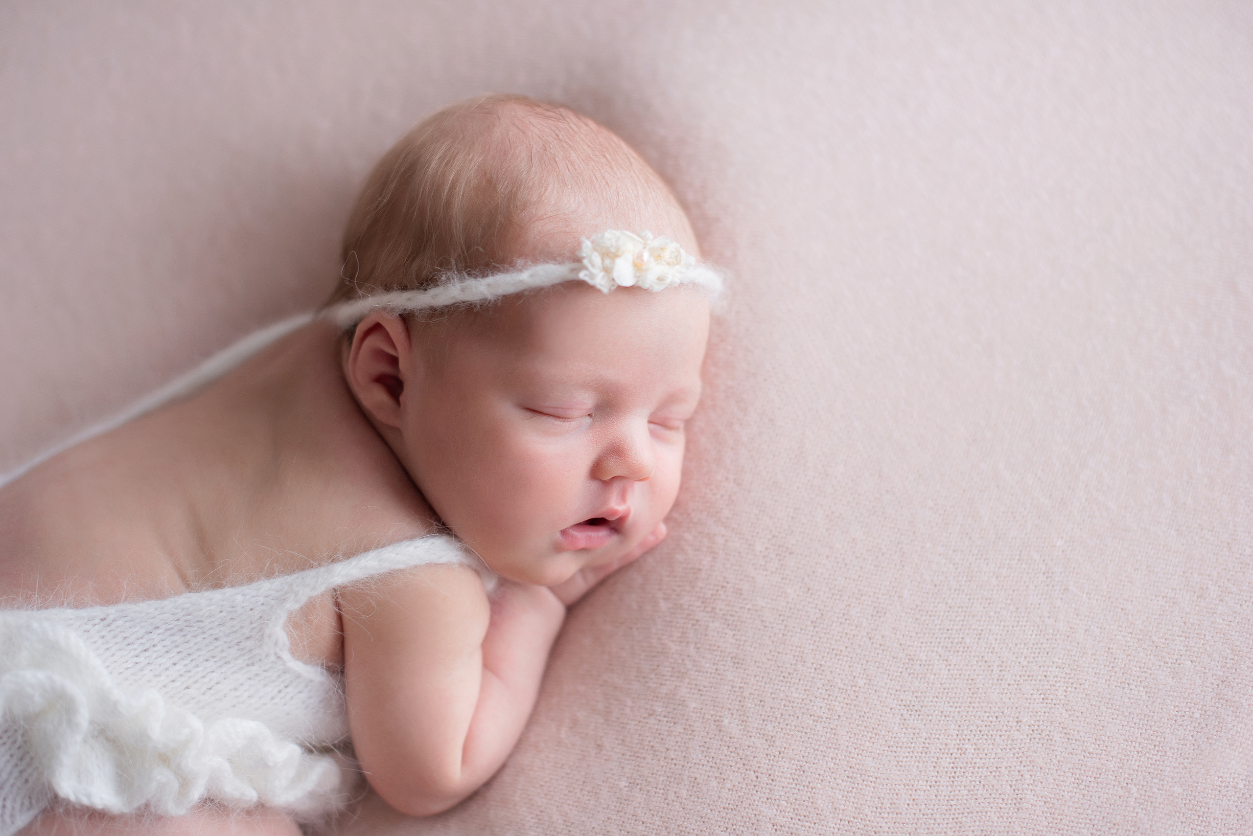 Дарья, 12 дней. Детский и семейный фотограф в Красноярске. Фотосессии новорожденных малышей до 1 месяца