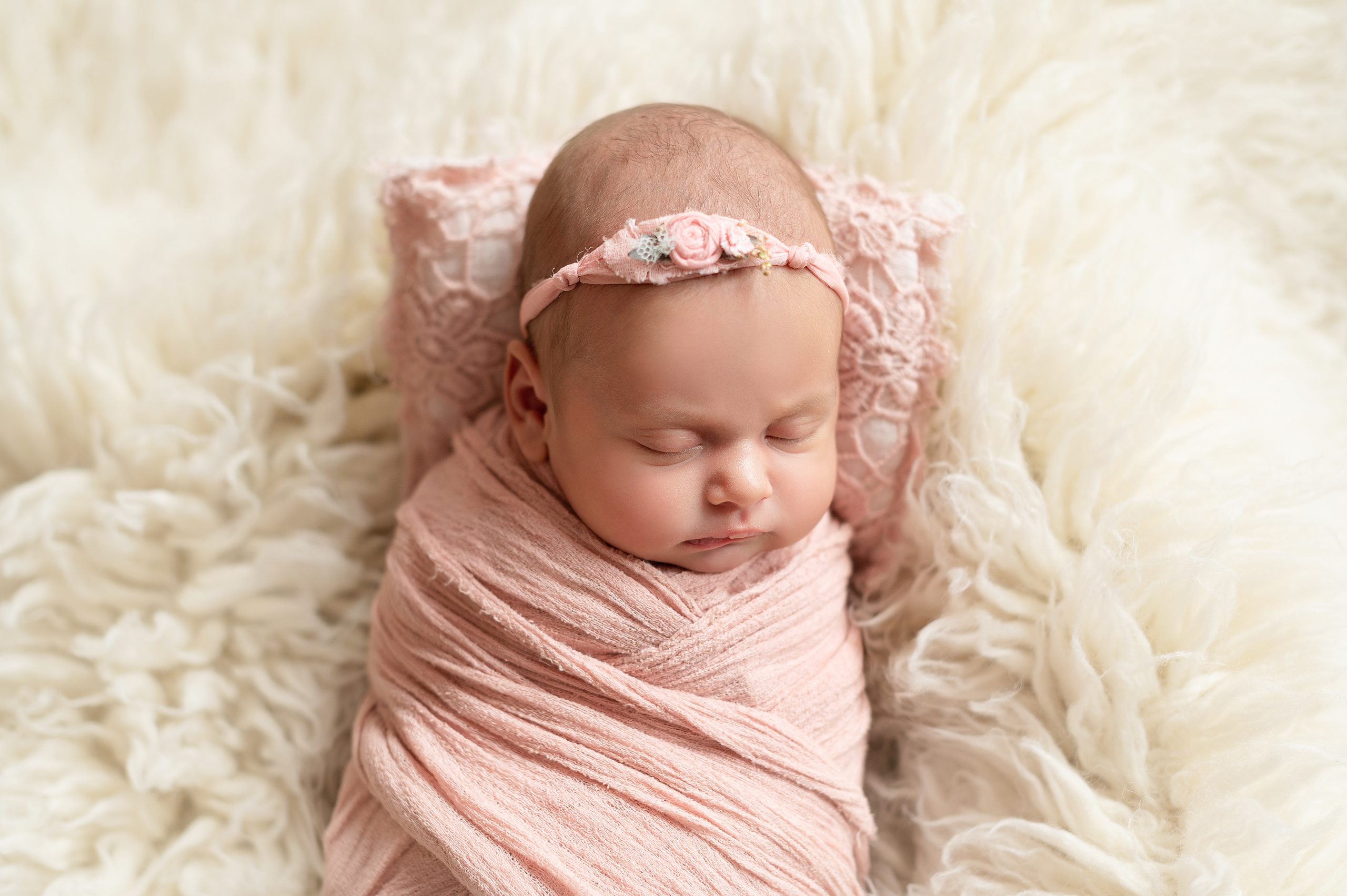 Полина, 14 дней. Детский и семейный фотограф в Красноярске. Фотосессии новорожденных малышей до 1 месяца