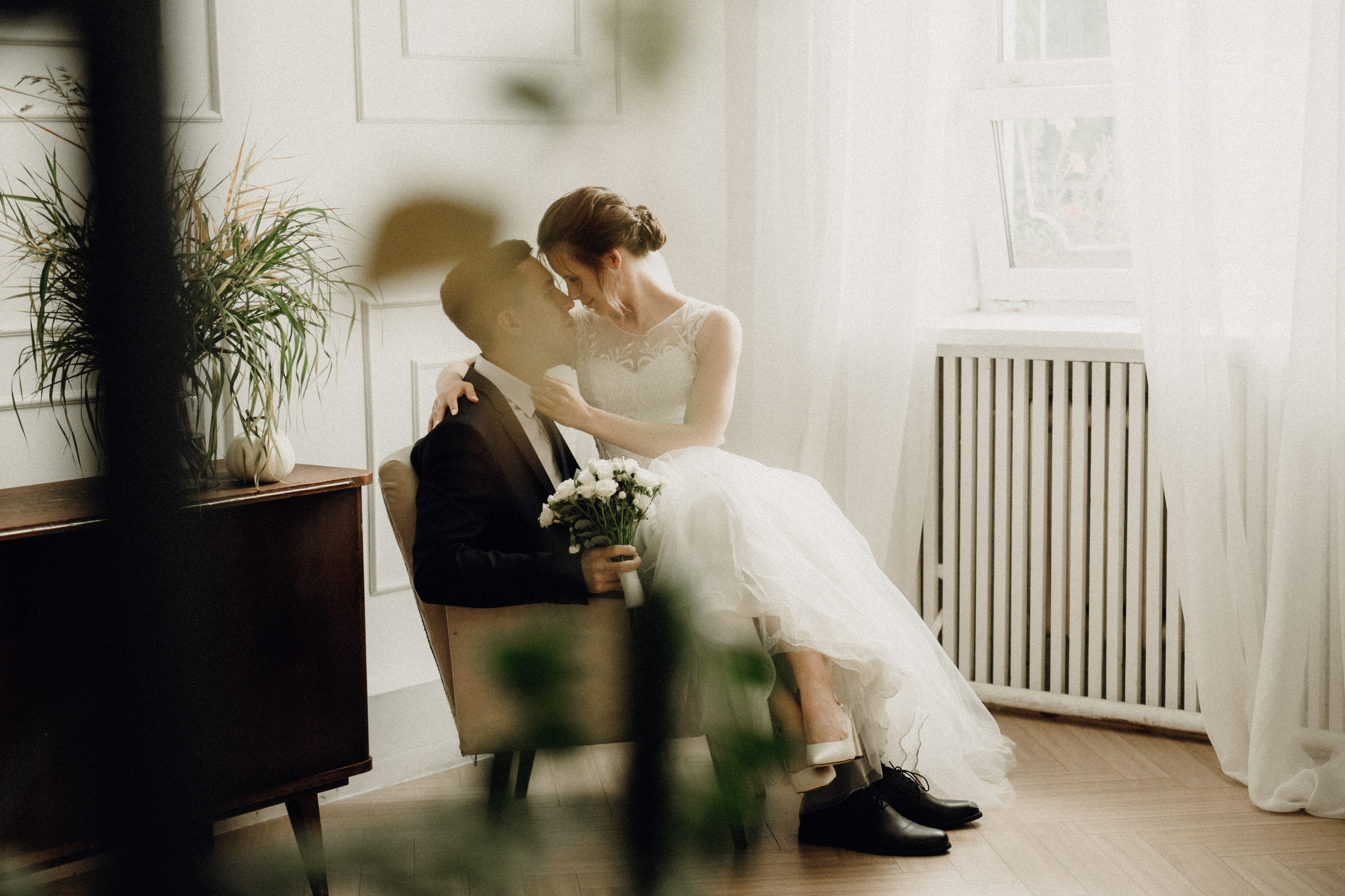 Свадебные фотографии. Фотограф в Барнауле Дарья Бутурлакина. Люби.Цени.Касайся