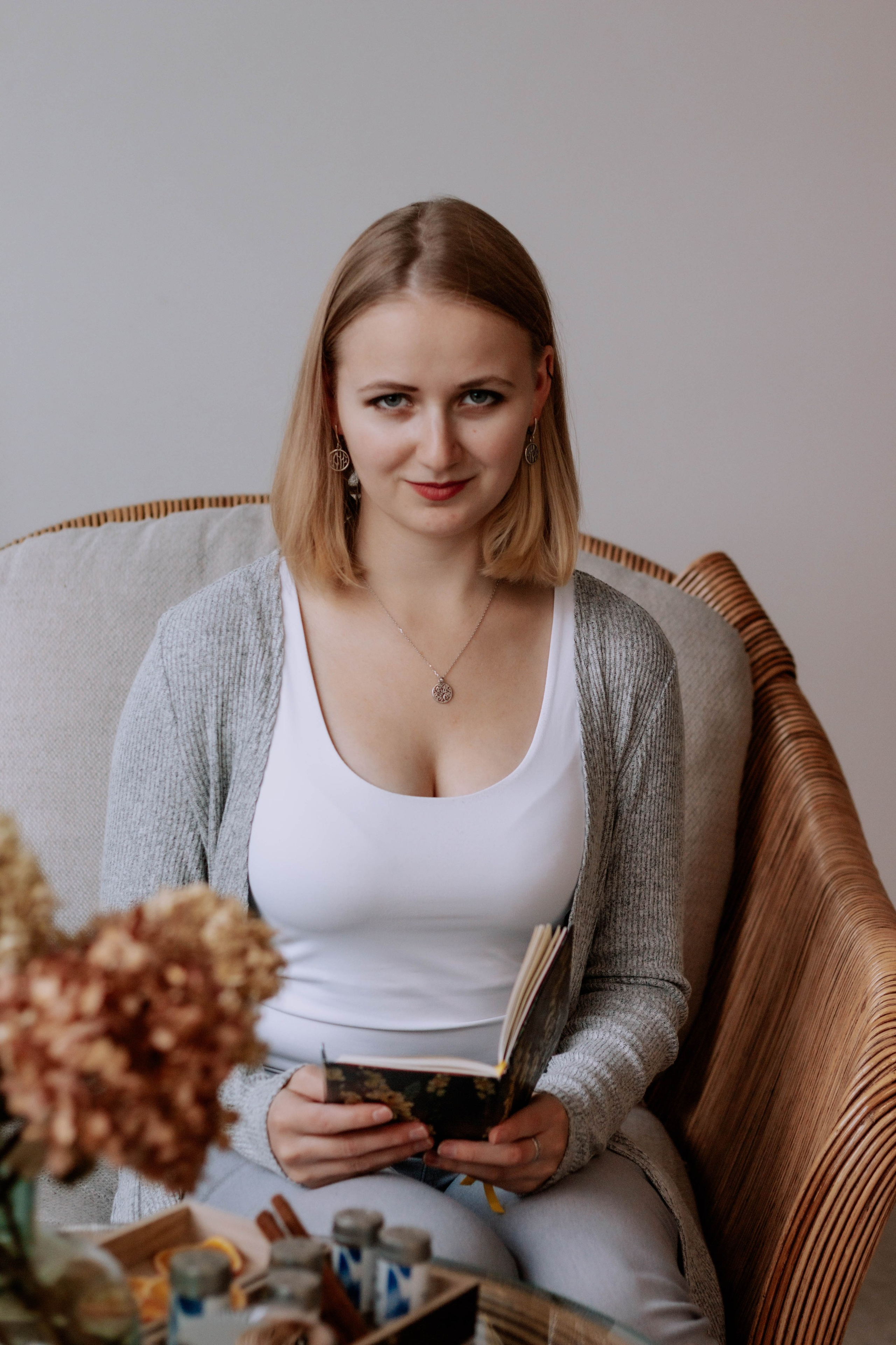 Алиса — Ароматерапевт. Бережно сохраняю ваши чувства и истории на своих фотографиях