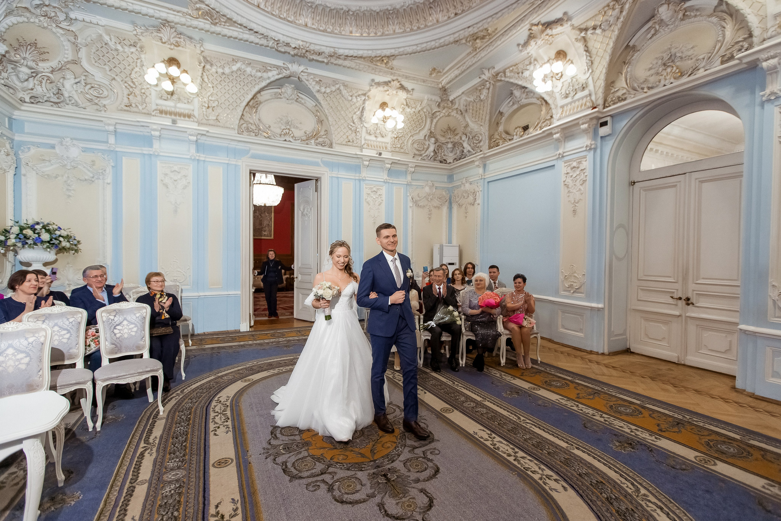 Свадебная фотосессия в Эрмитаже. Свадебный и семейный фотограф Алексей Аверин