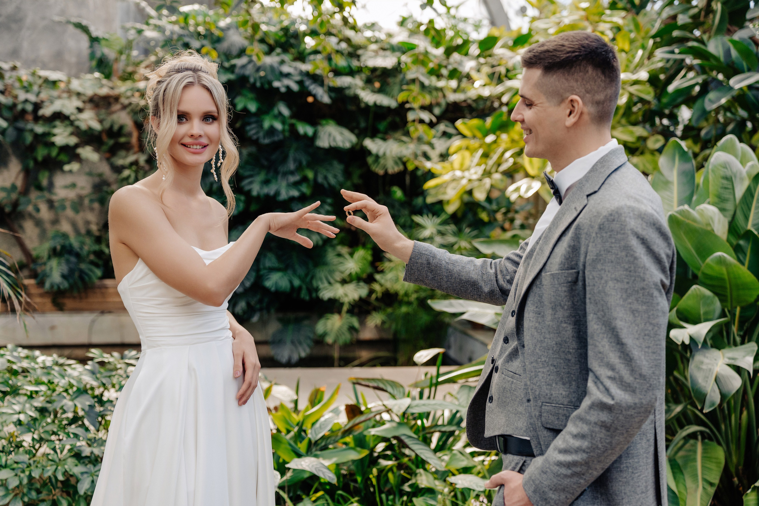 Свадебная в оранжерее. Михаил и Виктория. Фотограф Сергей Лукьяненко