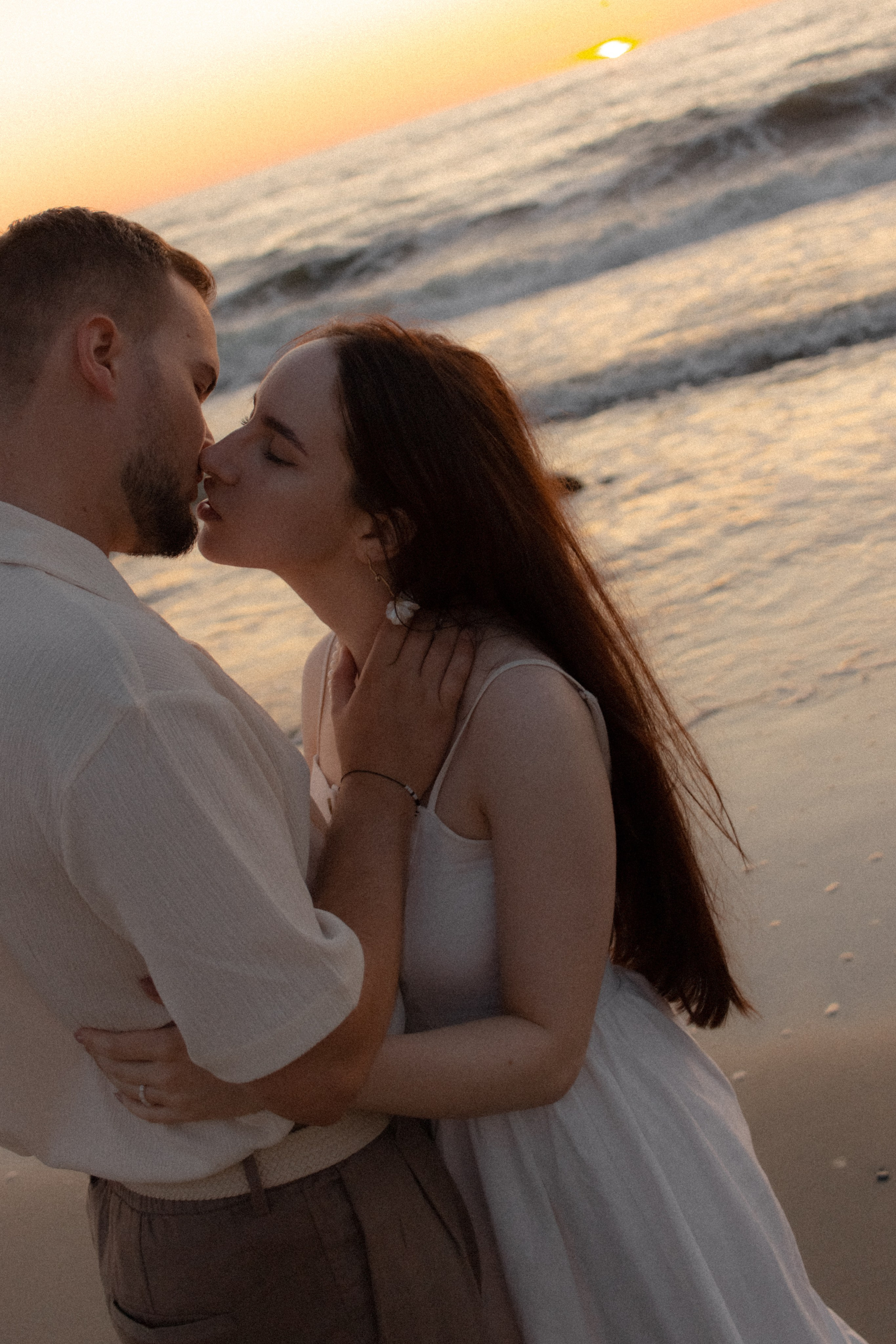 Киношная парная фотосессия на море в Калининграде / Донское. Портретный фотограф в Калининграде Рита Холодова