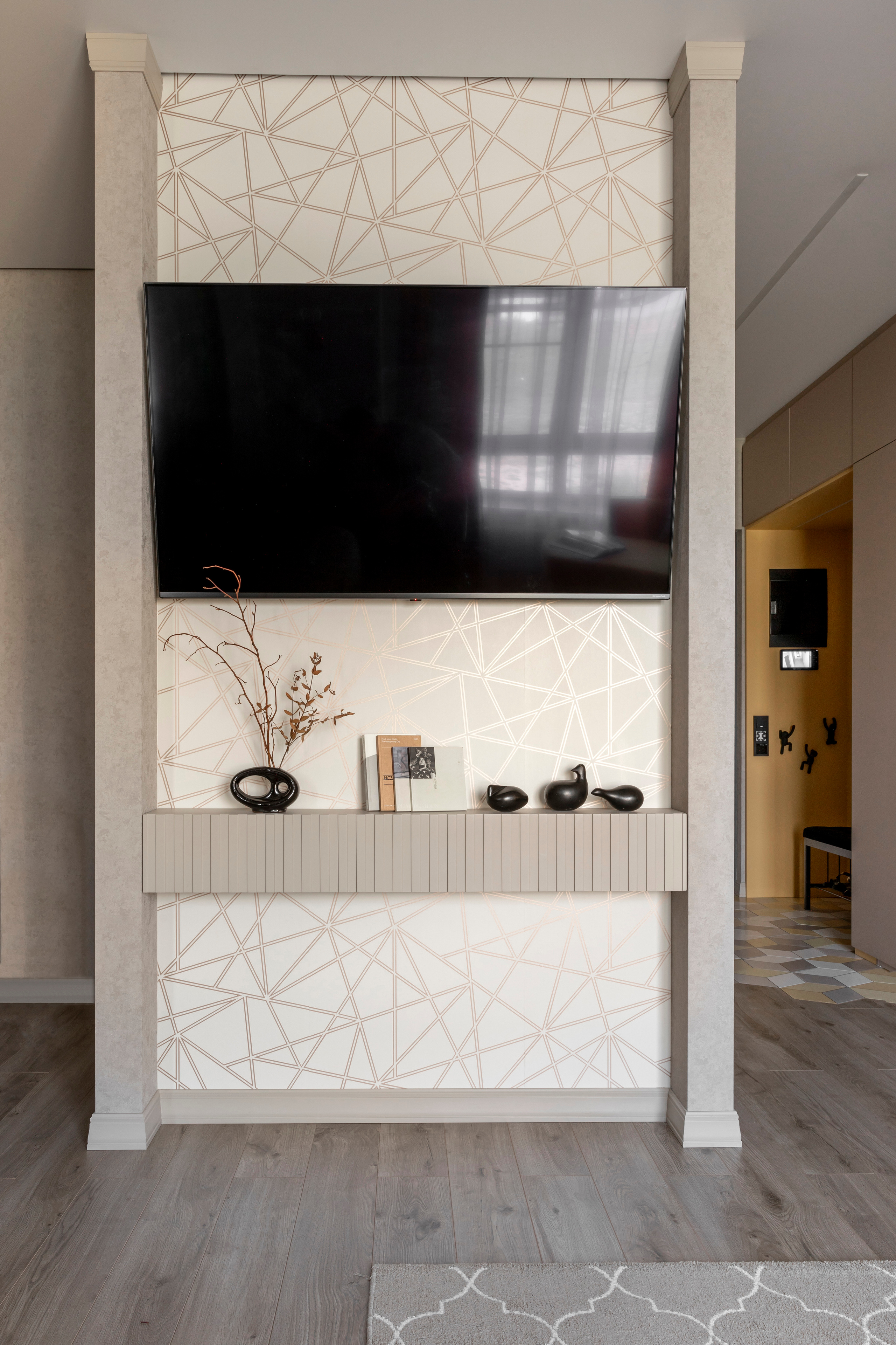 Двухкомнатная квартира с большой кухней и яркими акцентами. Студия Дизайна интерьера Tsvetdesign. Дизайнер в Санкт-Петербурге