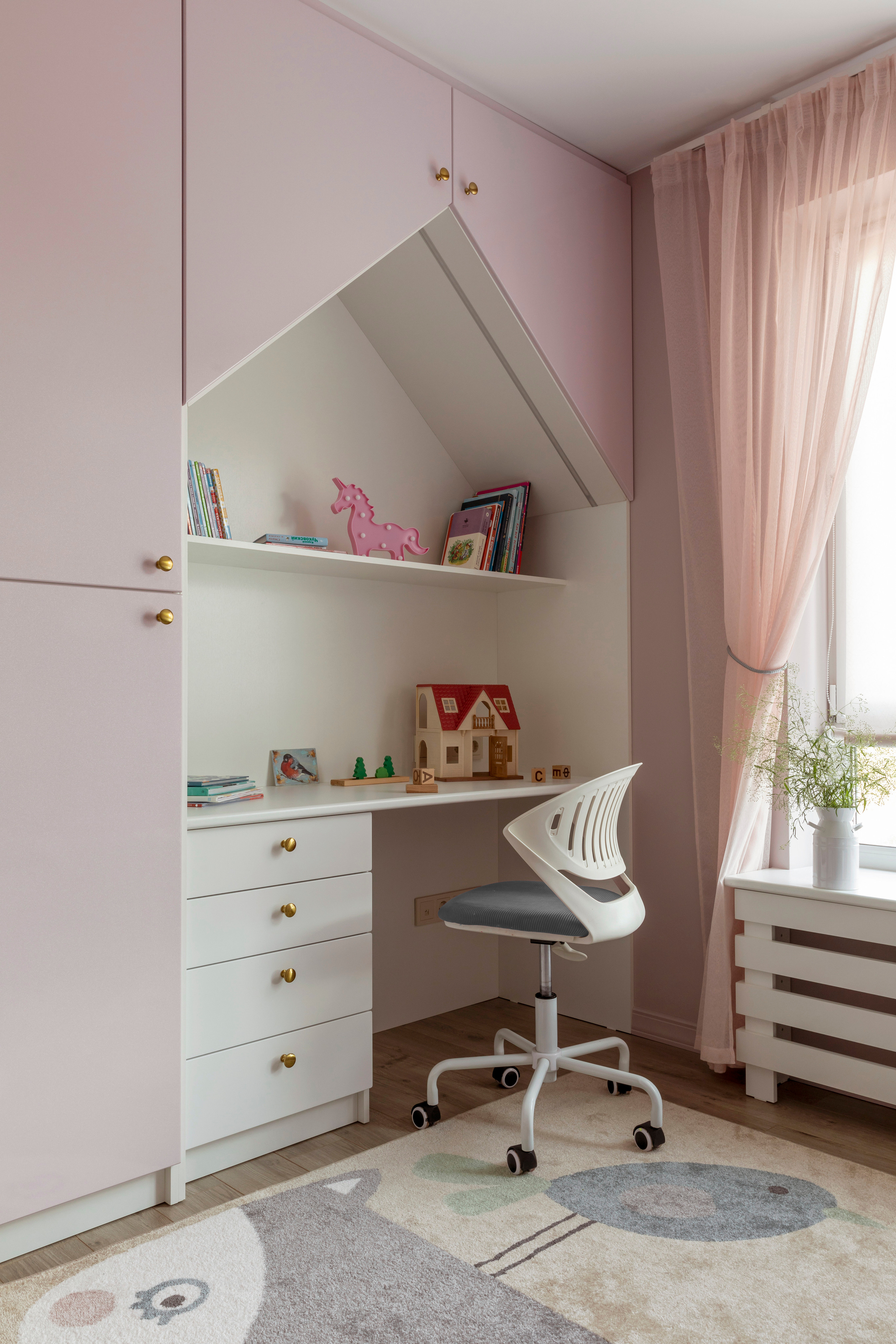 Двухкомнатная квартира с большой кухней и яркими акцентами. Студия Дизайна интерьера Tsvetdesign. Дизайнер в Санкт-Петербурге