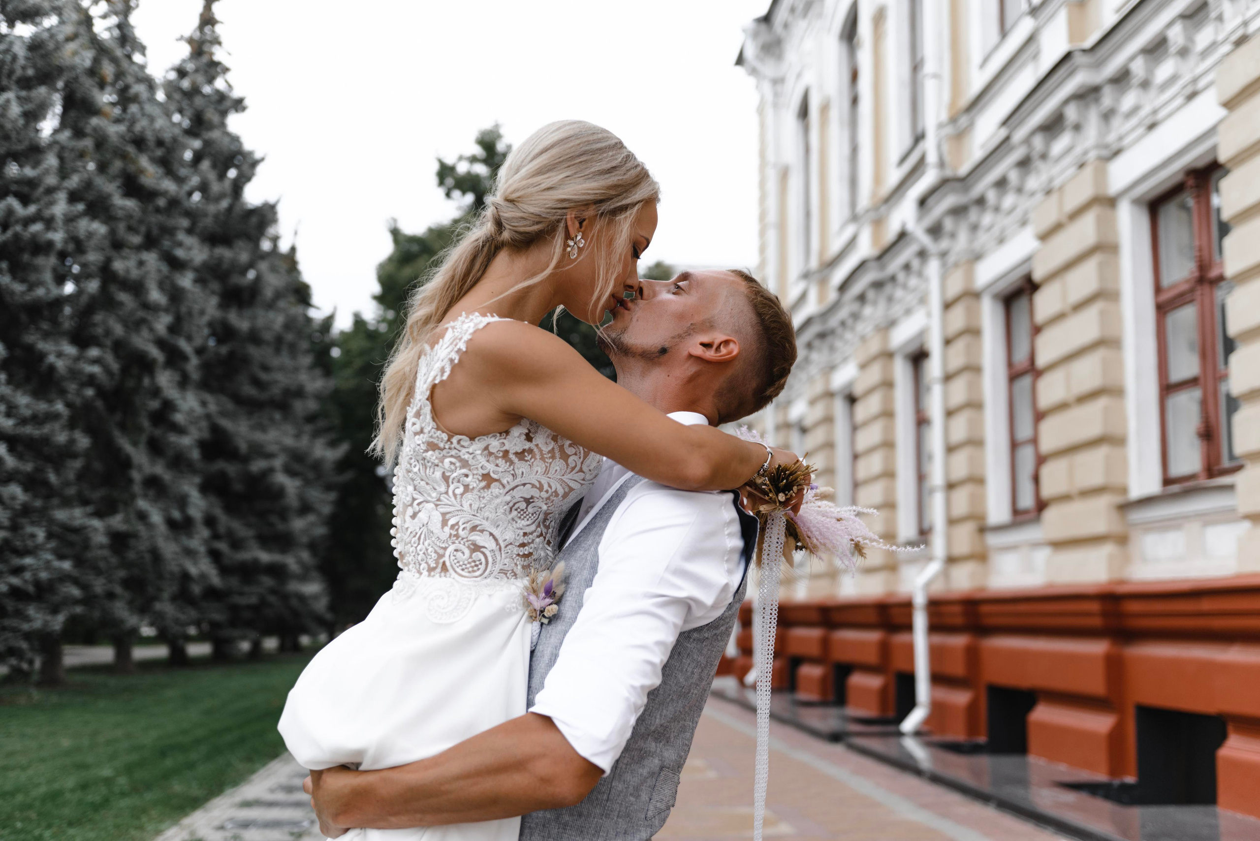 Веселая прогулка на самокатах. Свадебный фотограф в Тамбове Андрей Шаталов