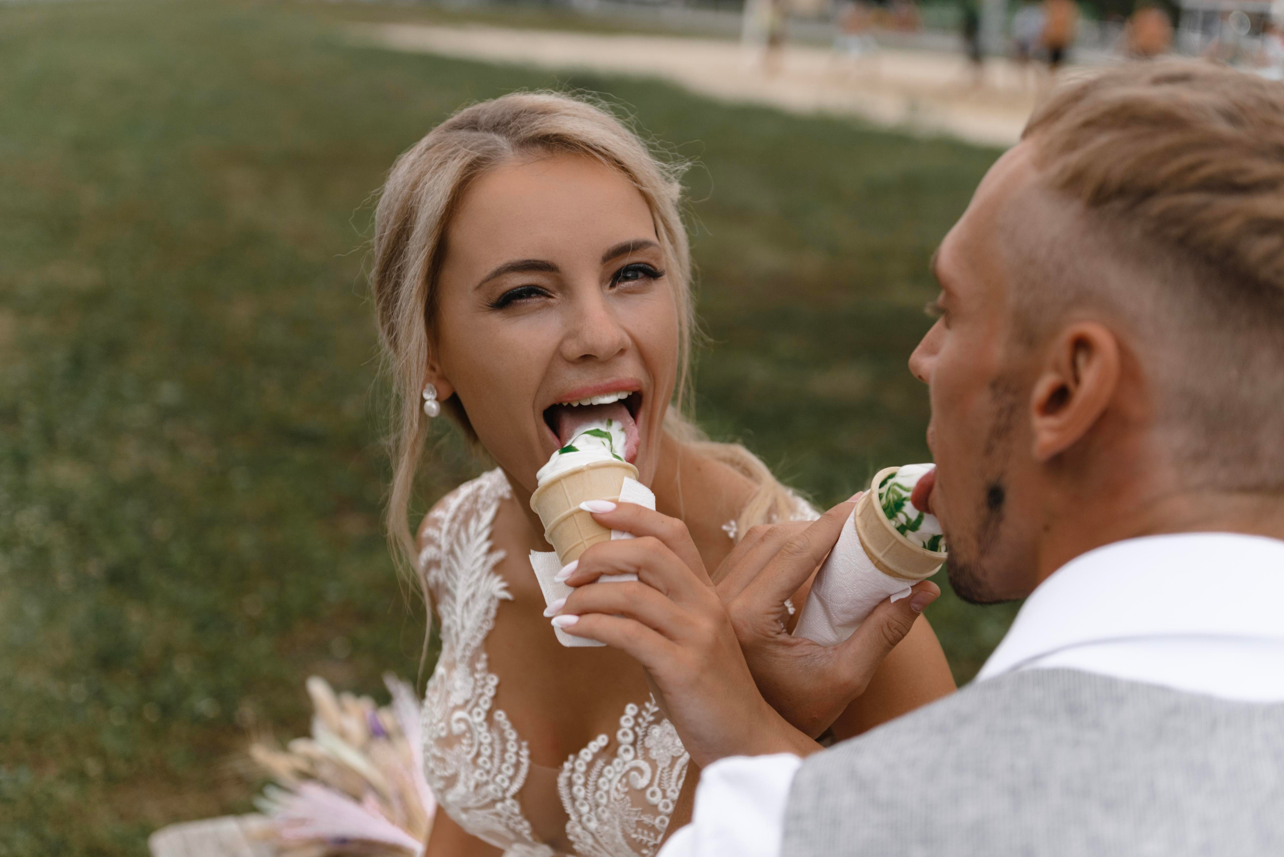 Веселая прогулка на самокатах. Свадебный фотограф в Тамбове Андрей Шаталов