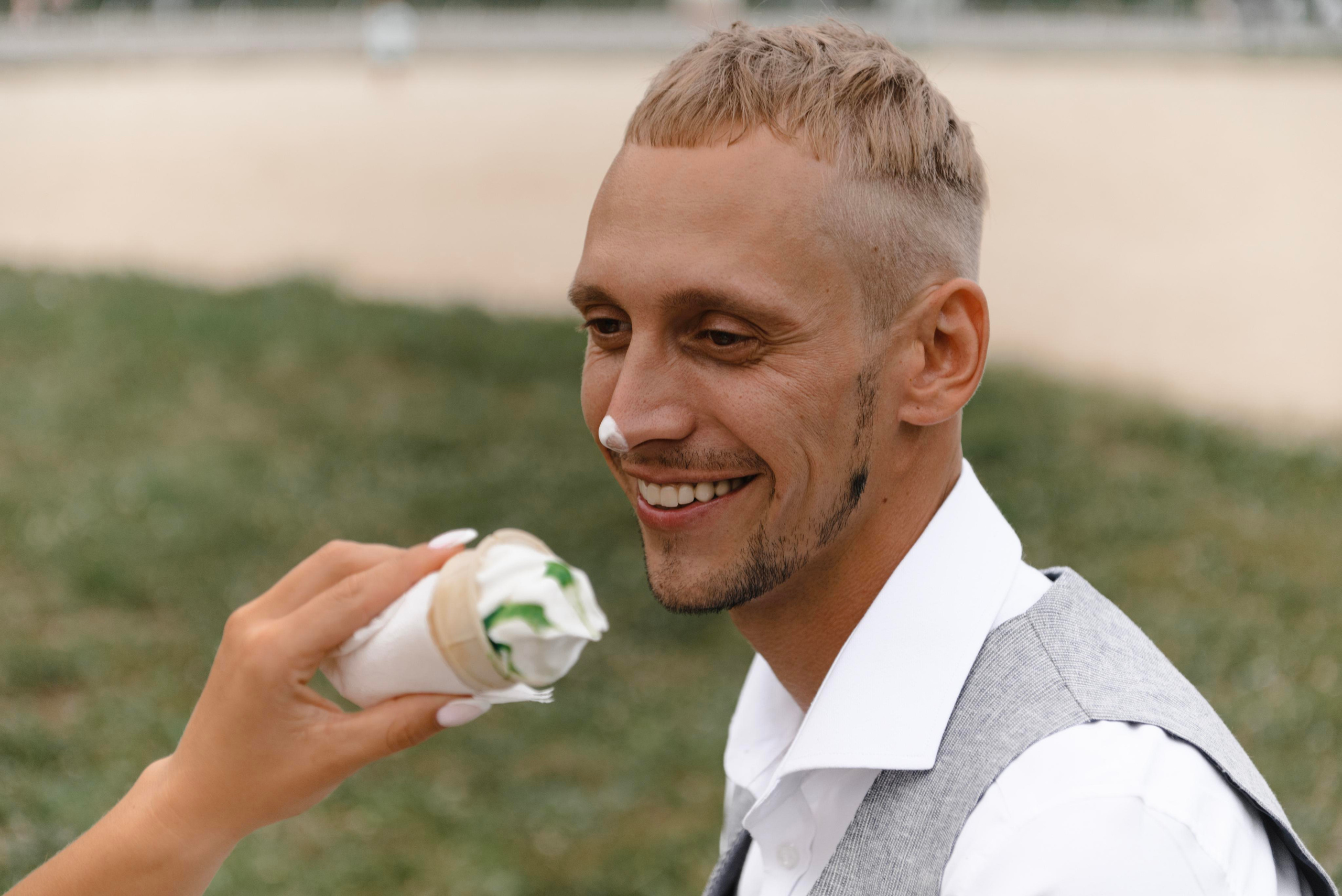 Веселая прогулка на самокатах. Свадебный фотограф в Тамбове Андрей Шаталов