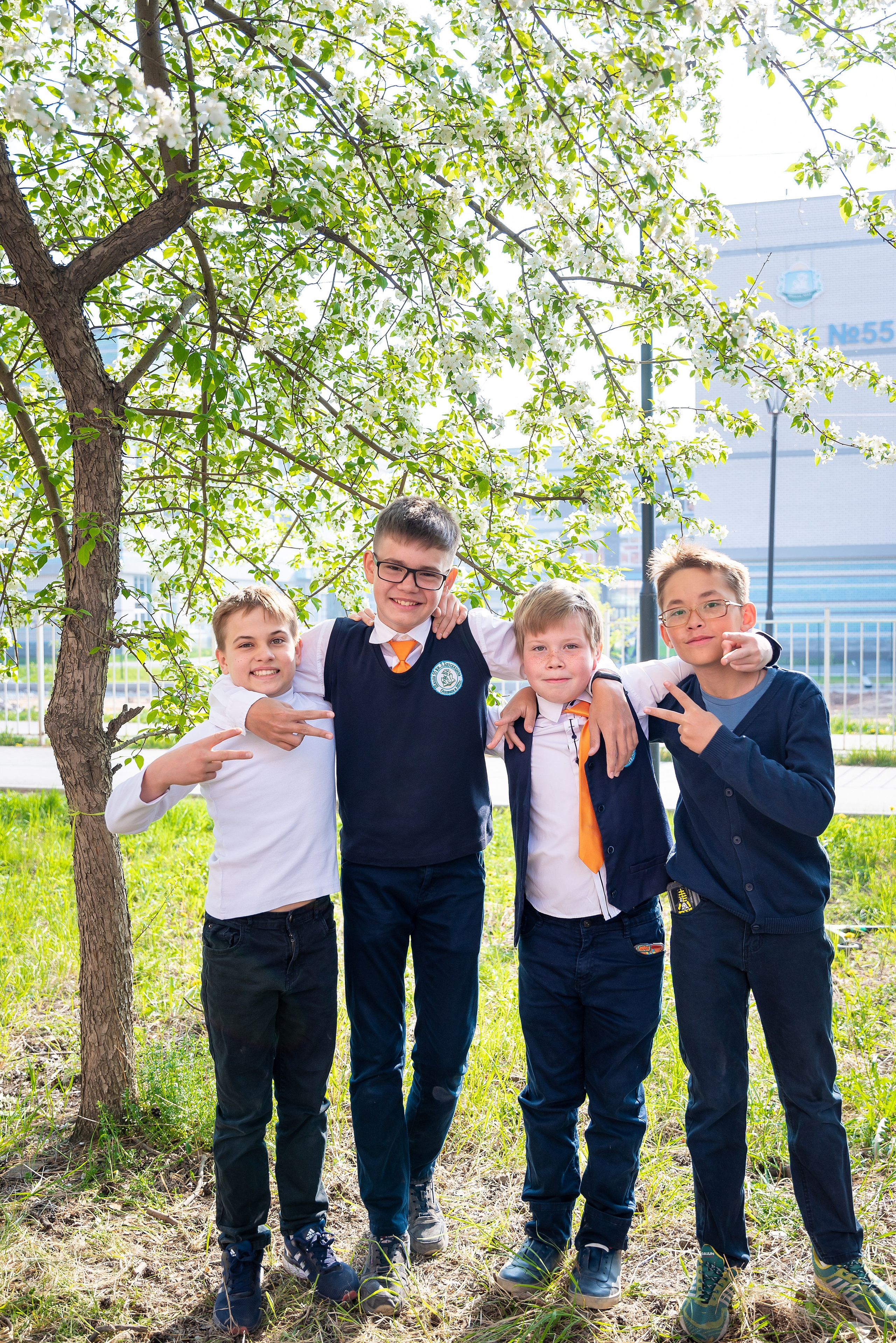 В школьном дворе, парке. Детский фотограф в Екатеринбурге и Берёзовском Евгений Кондаков