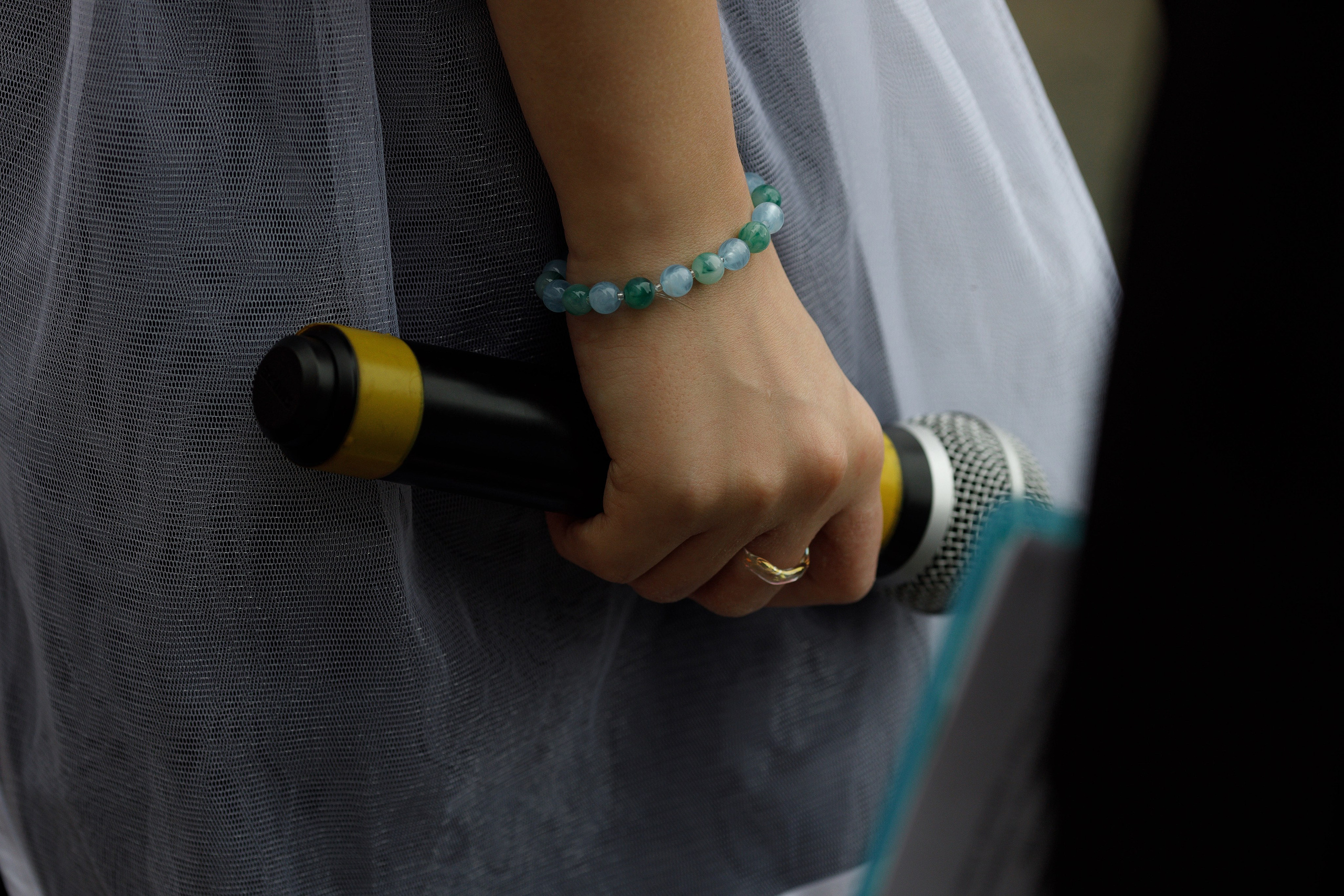 Линейка 11 клас Гимназия Артём. Photoalbum-vl.ru