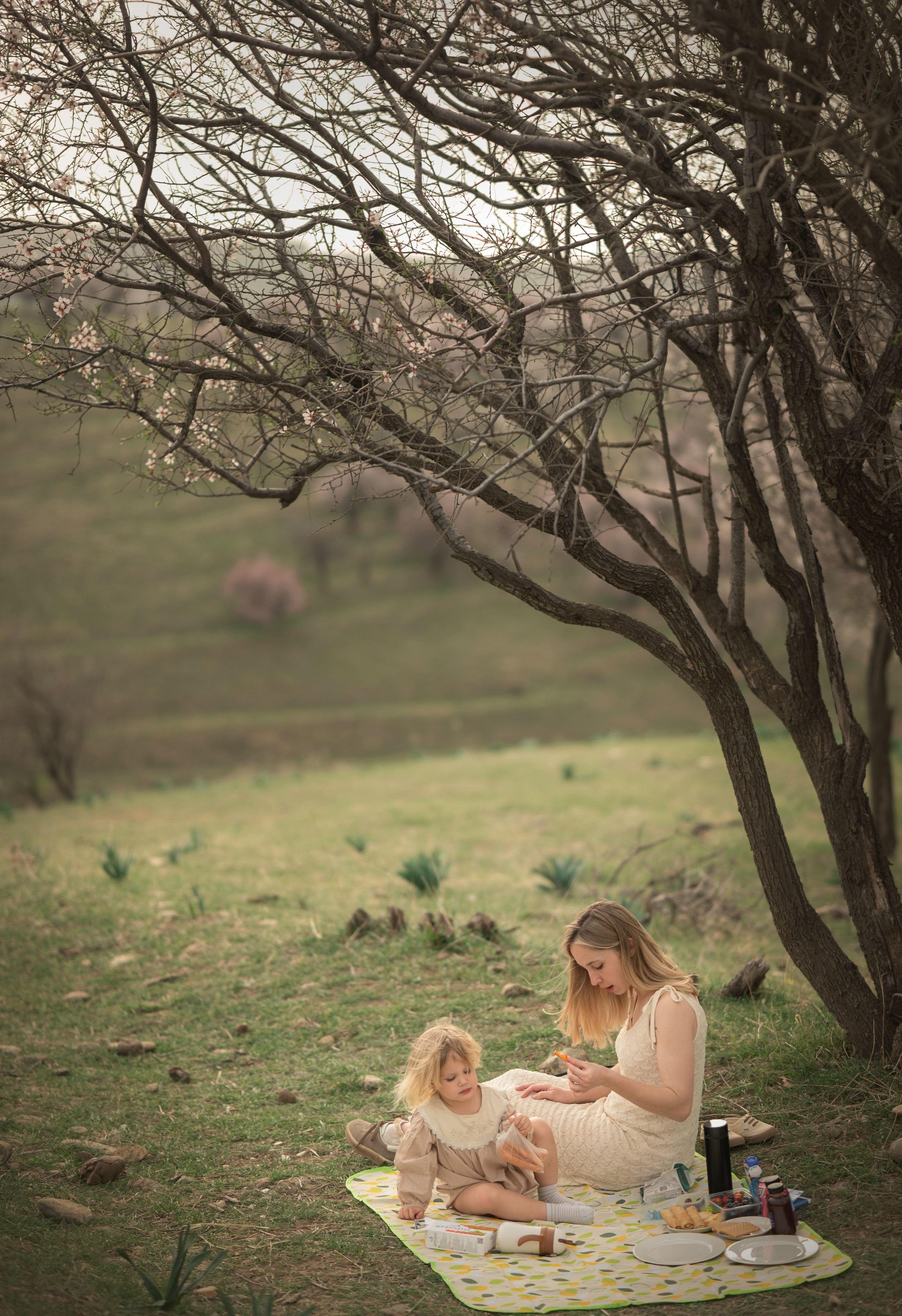 В цветущих садах миндаля…. Детский и семейный фотограф